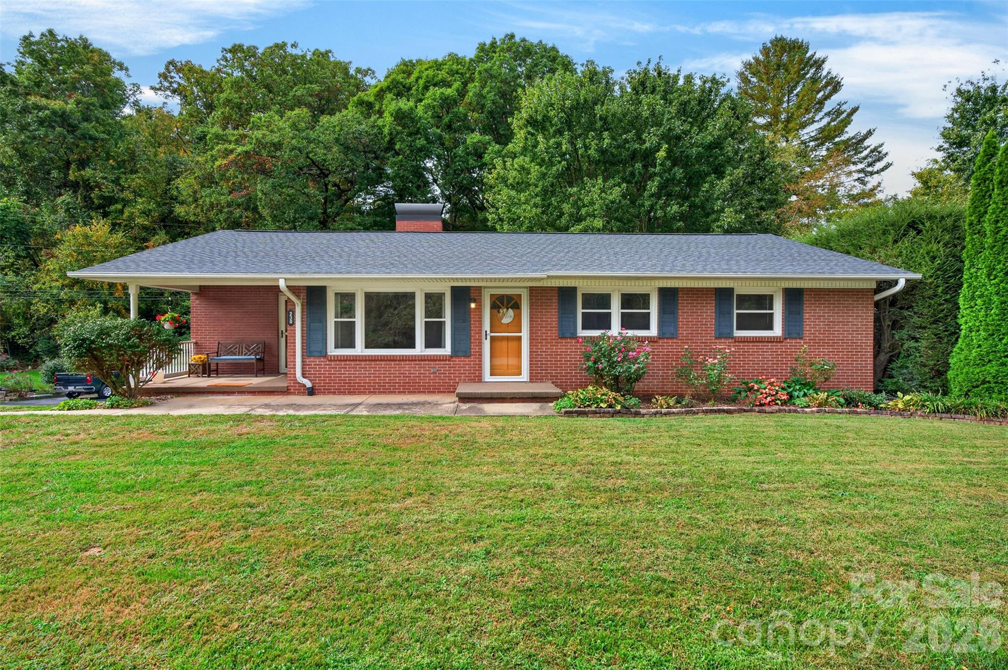 230 Rhoda Street Property Photo 2