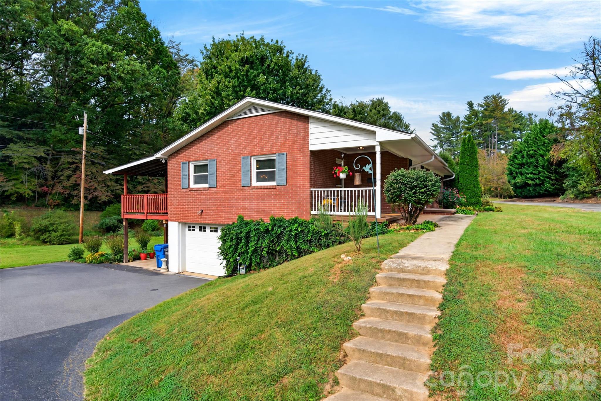230 Rhoda Street Property Photo 5