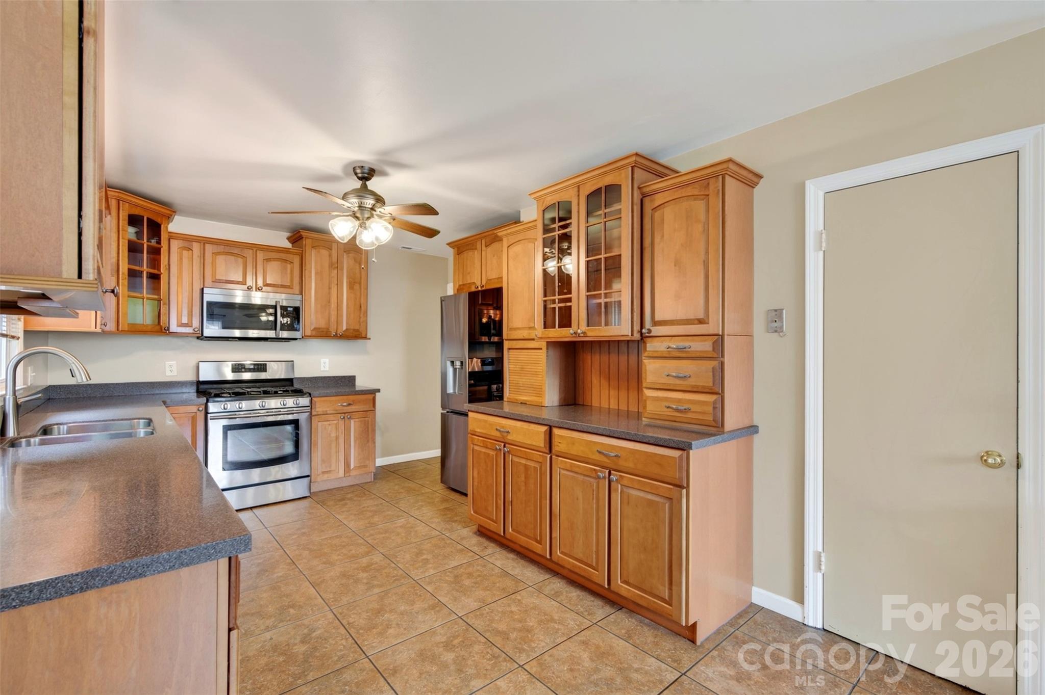 230 Rhoda Street Property Photo 18