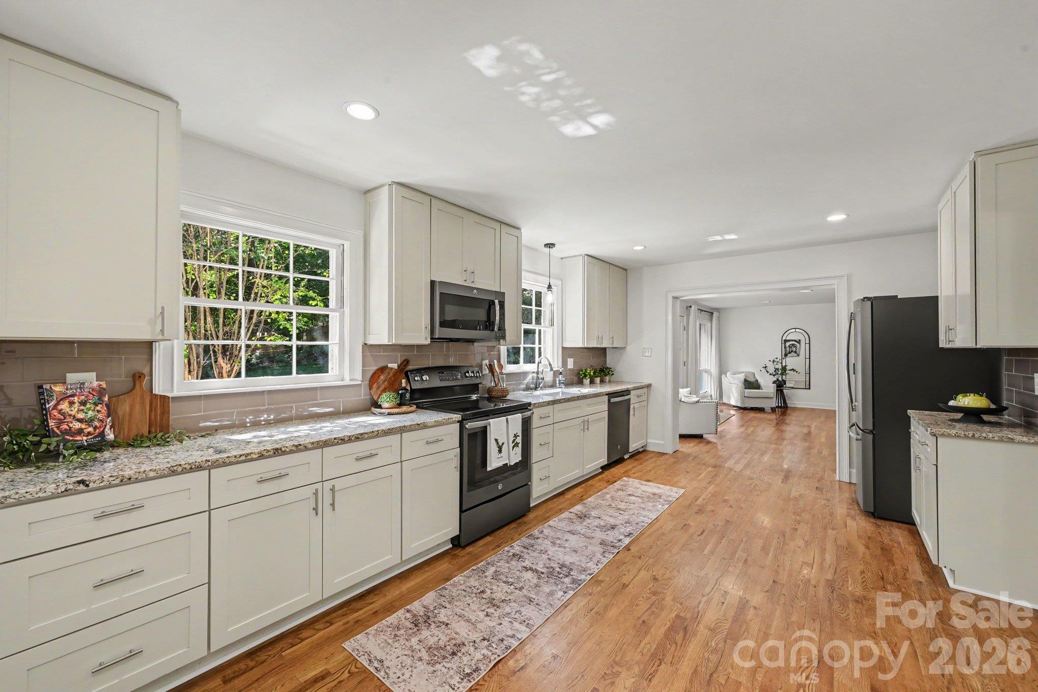 2271 Ferncliff Road Property Photo 4