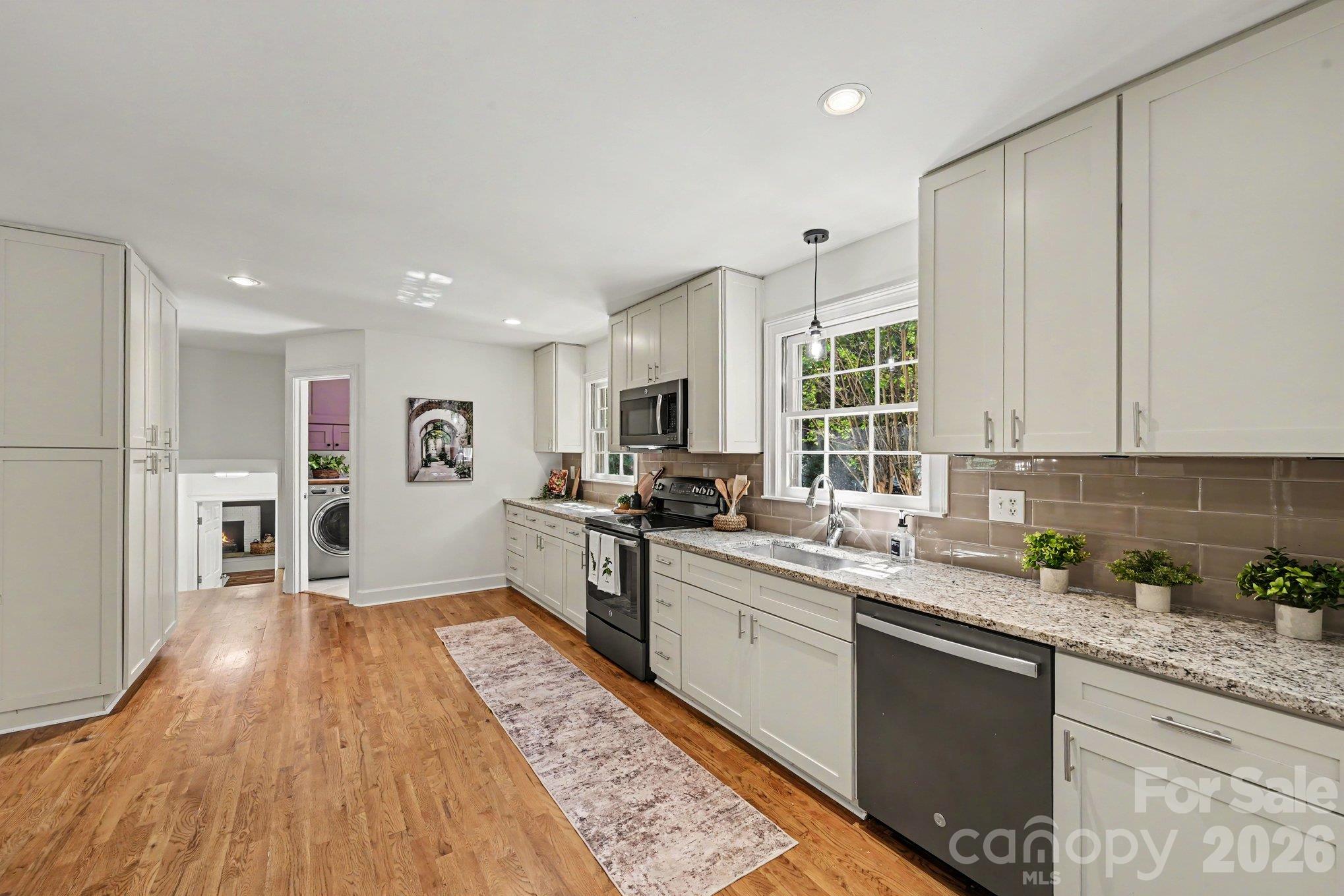 2271 Ferncliff Road Property Photo 6