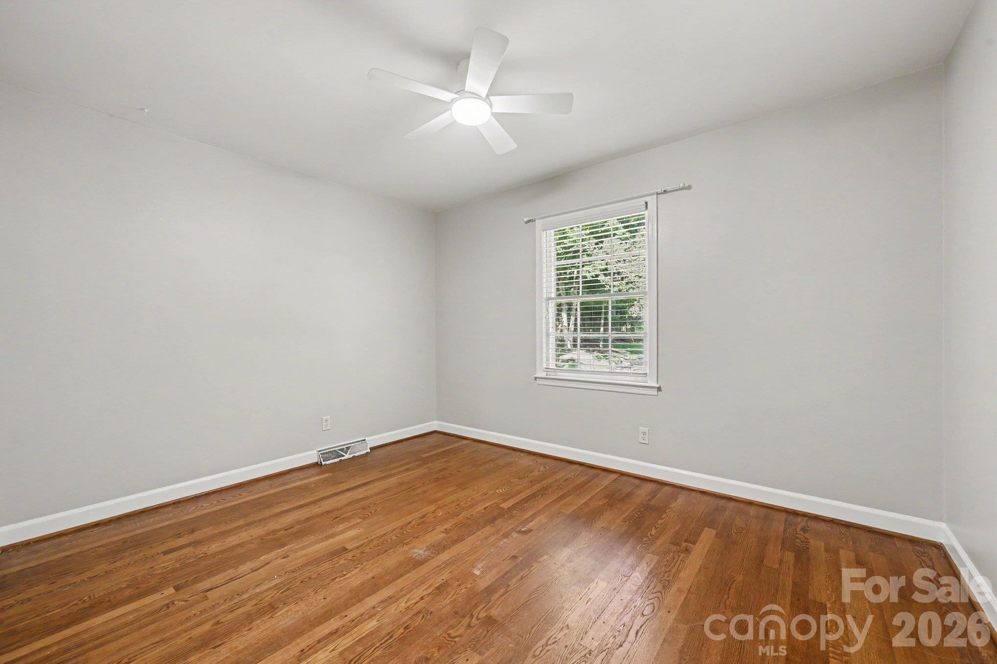 2271 Ferncliff Road Property Photo 11