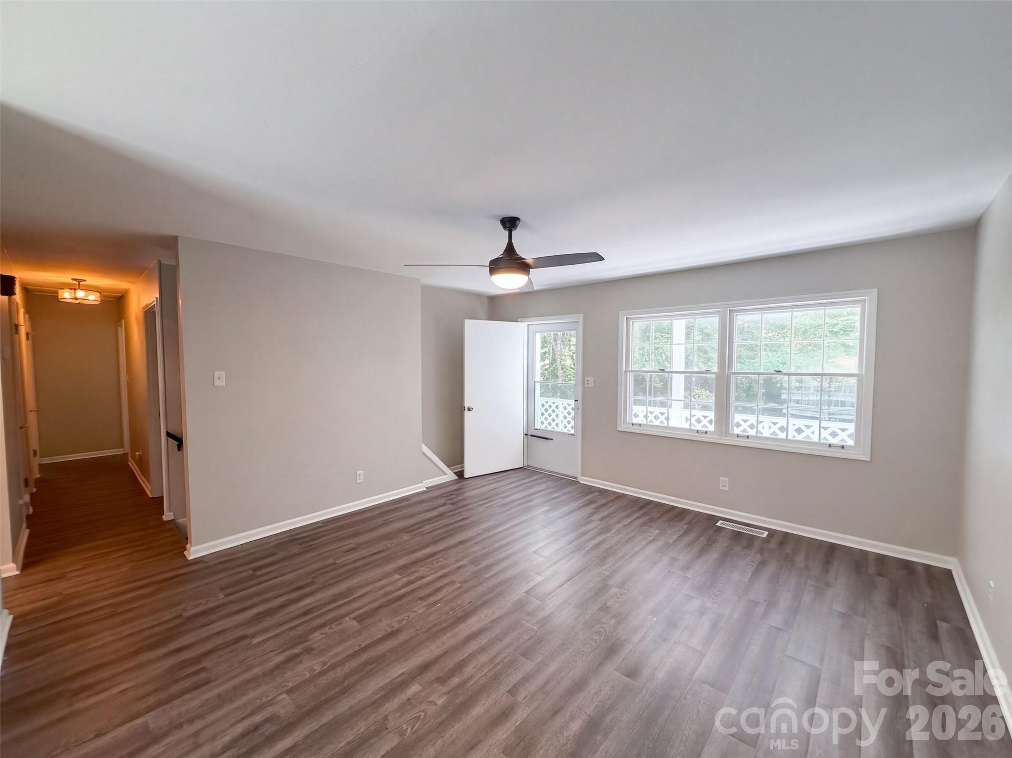 1120 Emerald Drive Property Photo 3