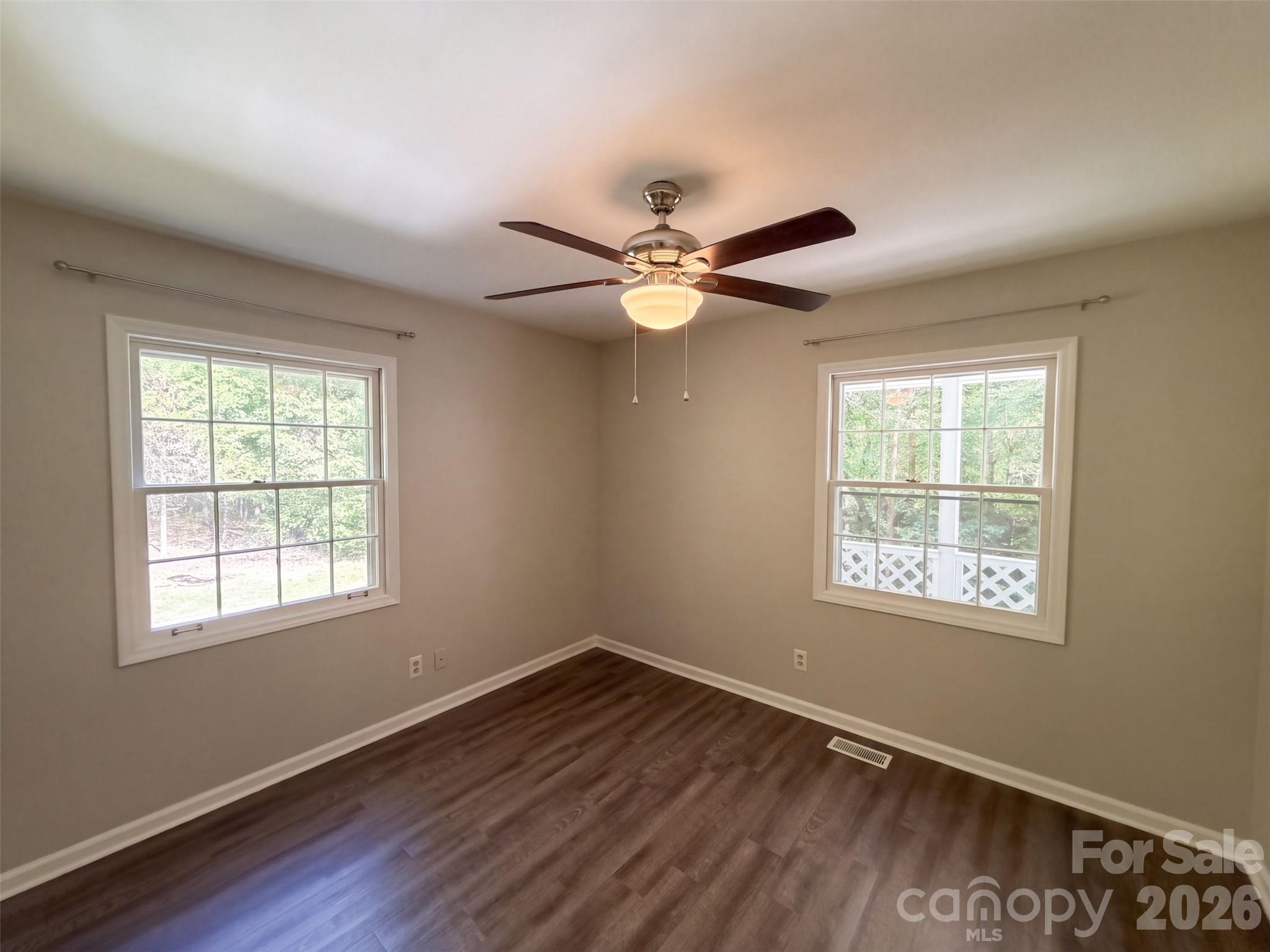 1120 Emerald Drive Property Photo 10