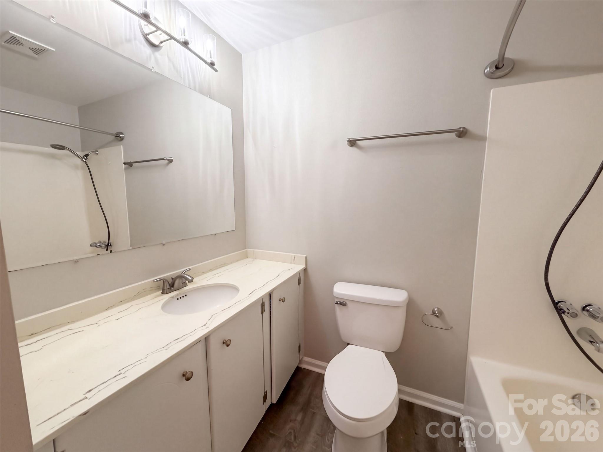 1120 Emerald Drive Property Photo 17