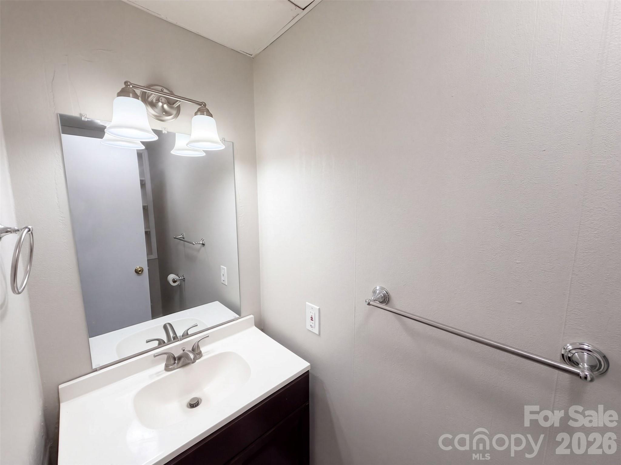 1120 Emerald Drive Property Photo 18