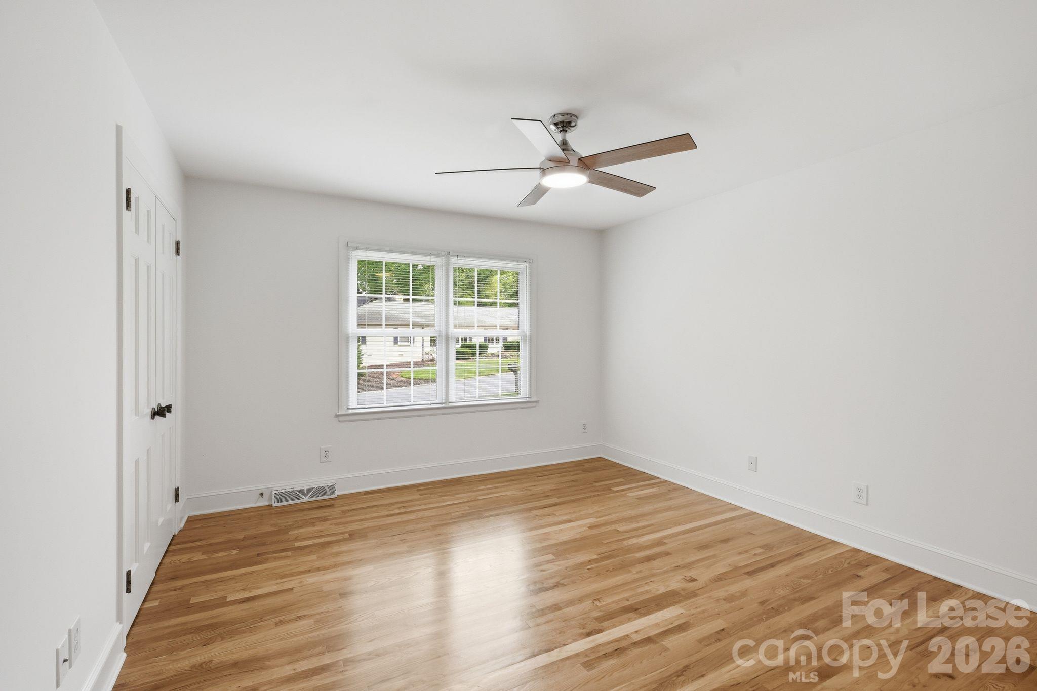 926 Shady Bluff Drive Property Photo 14