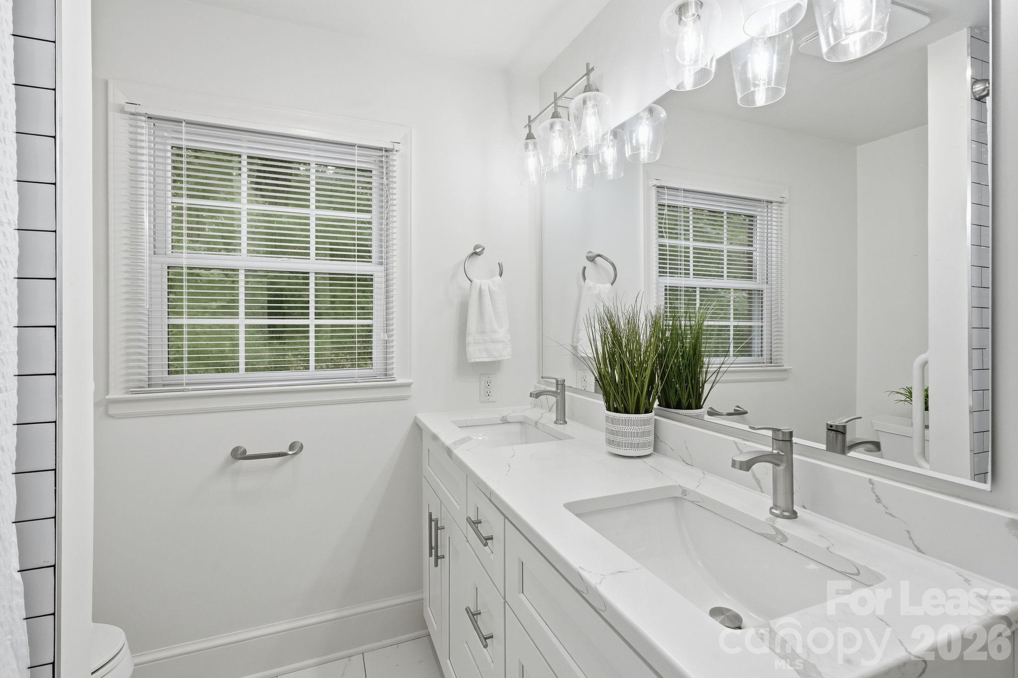 926 Shady Bluff Drive Property Photo 16