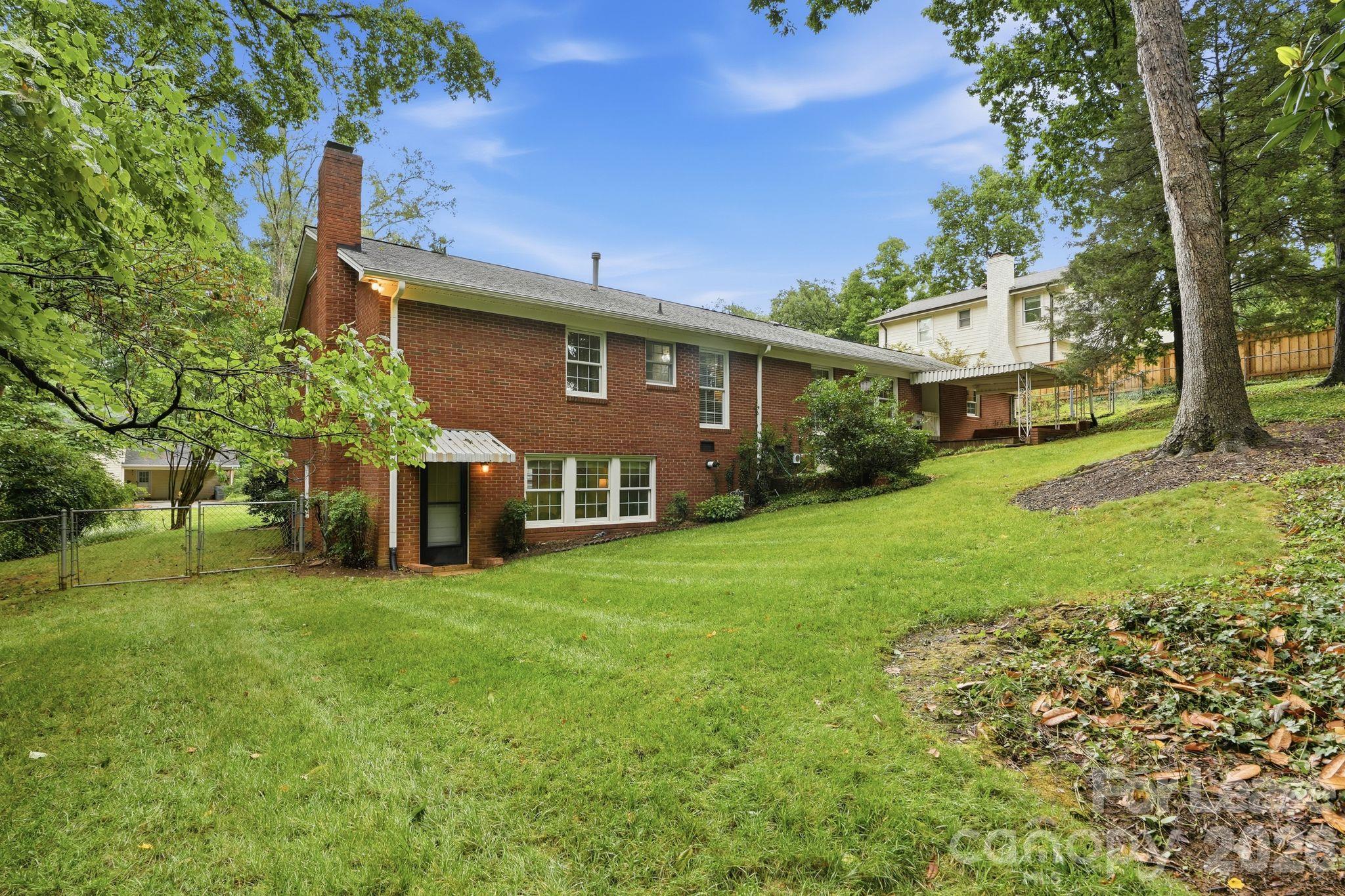 926 Shady Bluff Drive Property Photo 30