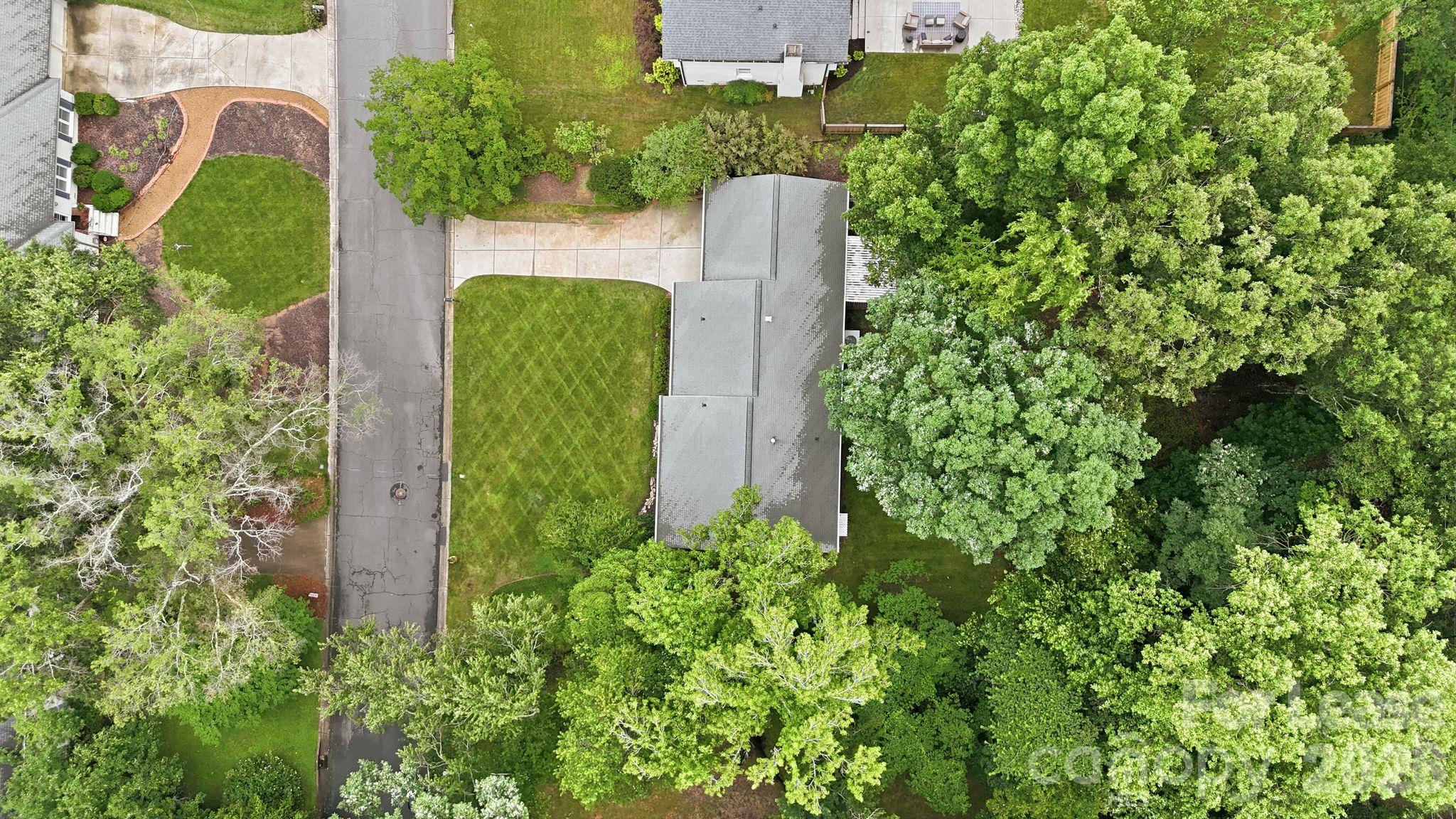 926 Shady Bluff Drive Property Photo 33