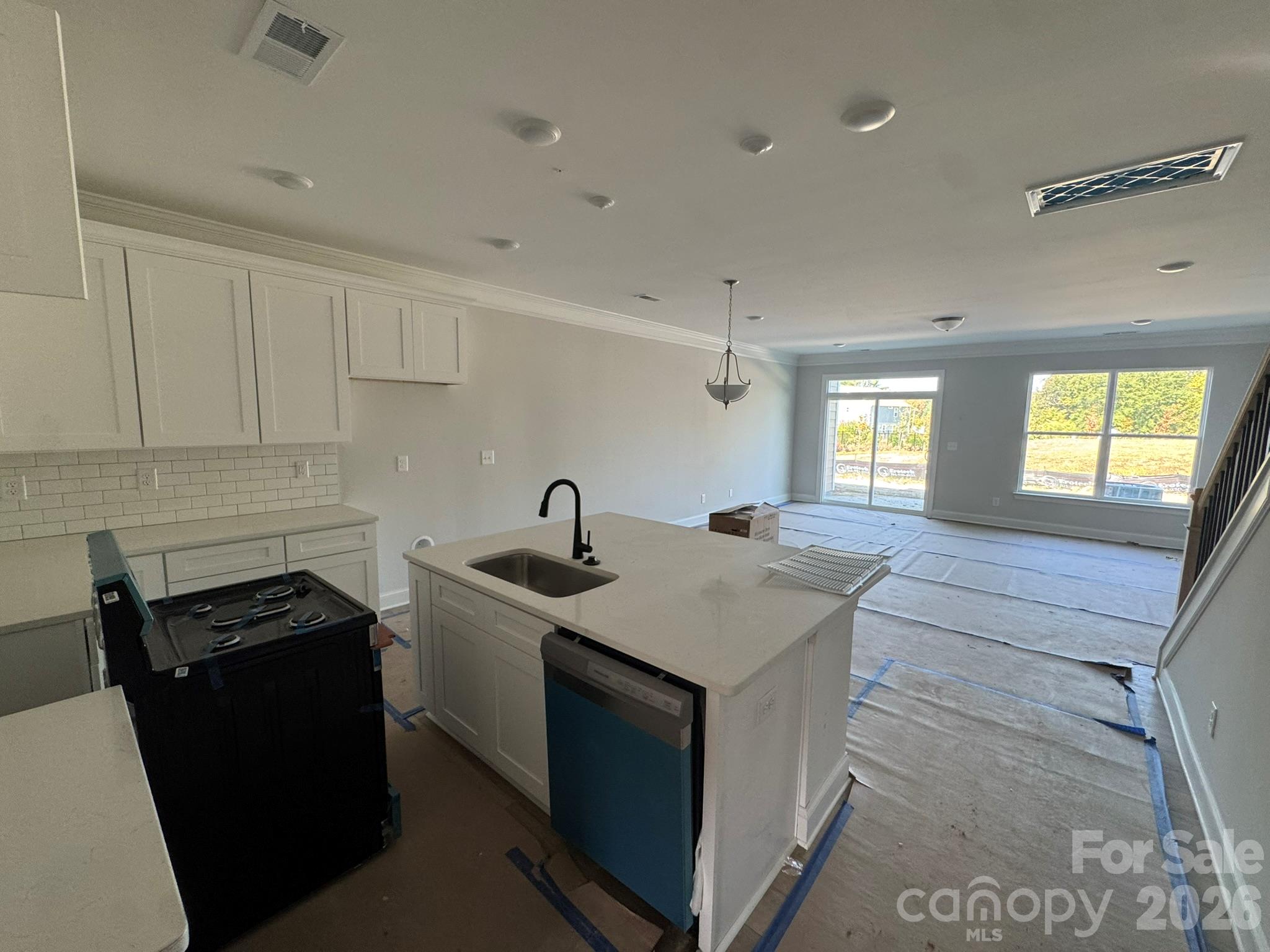 4332 Black Court Property Photo 4