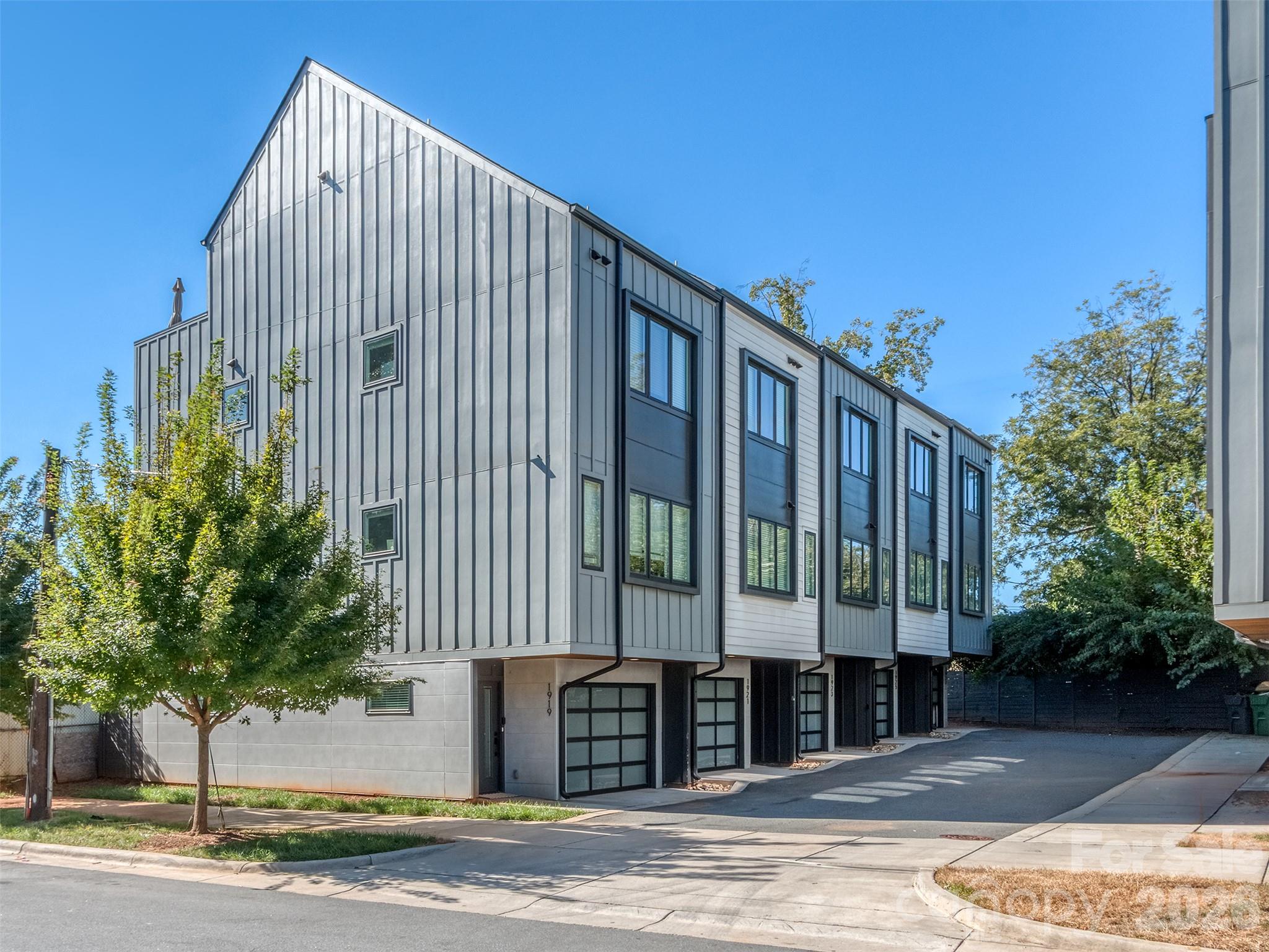 1919 W Trade Street Property Photo 1