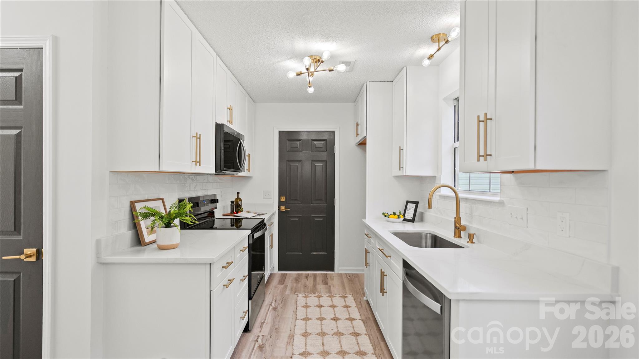 13918 Wild Heather Court Property Photo 13