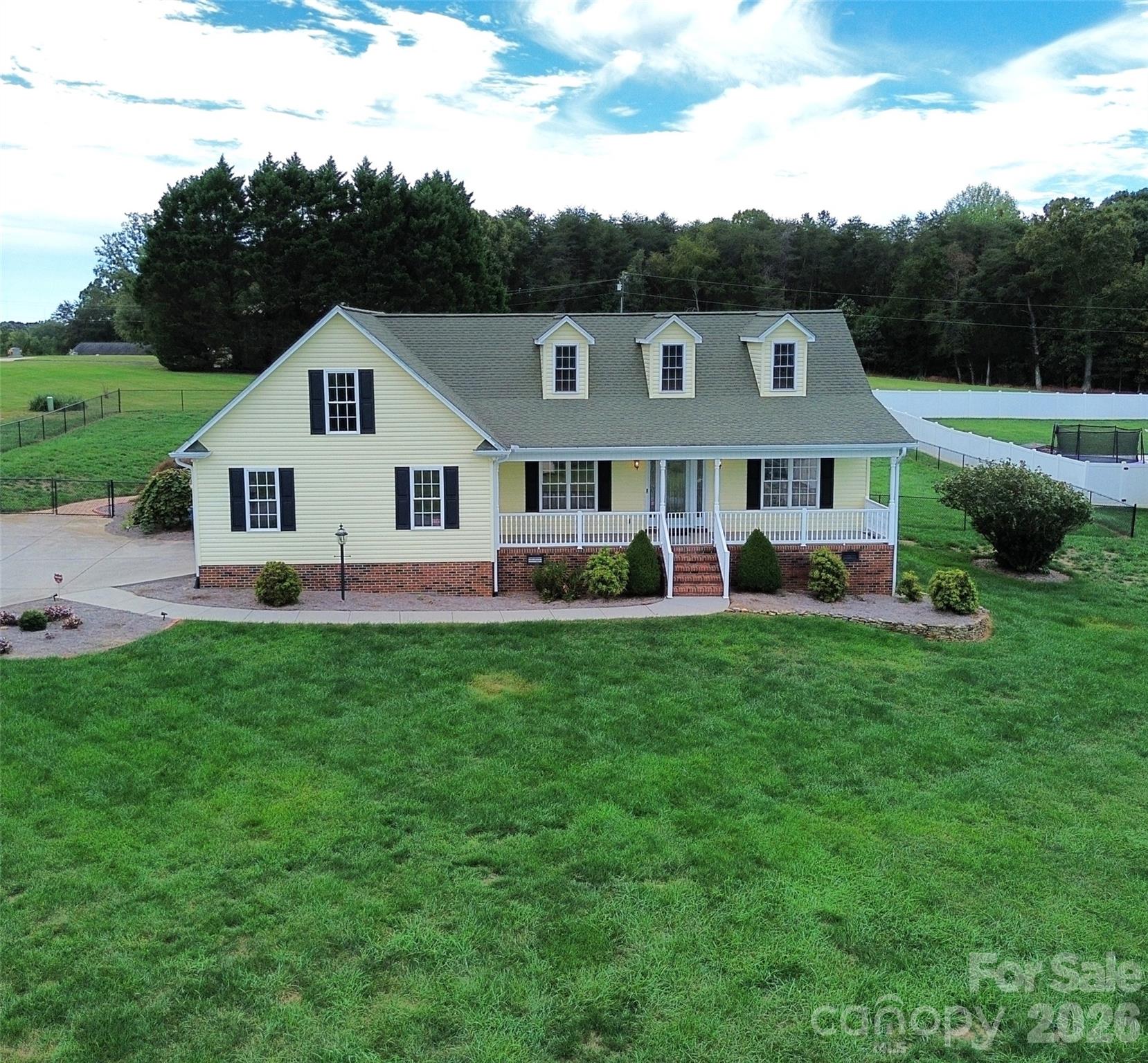 2221 Carriage Lane Property Photo 1