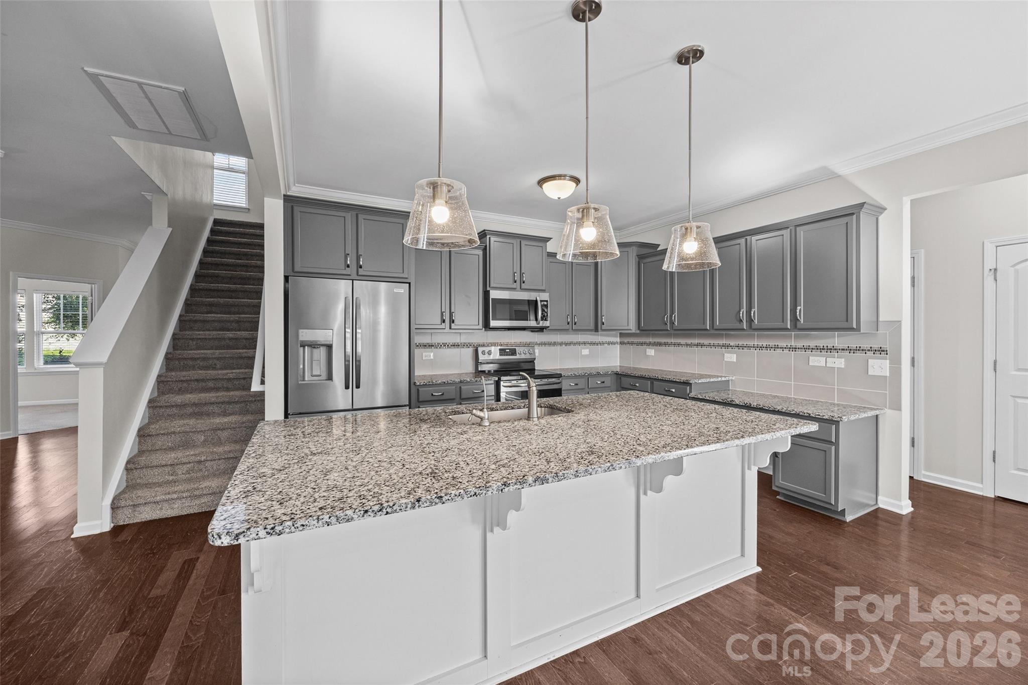 2437 Grinstead Court Property Photo 4