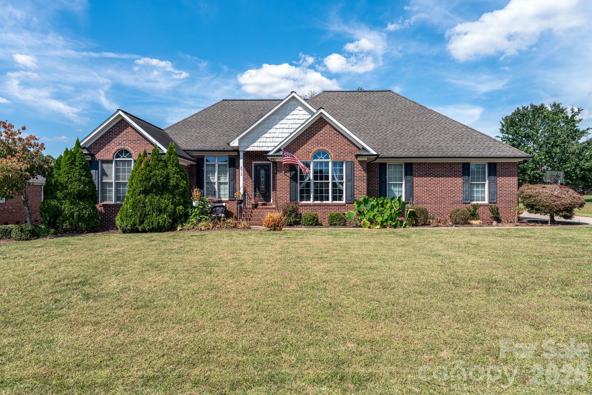 2915 Woodfield Lane Property Photo 1