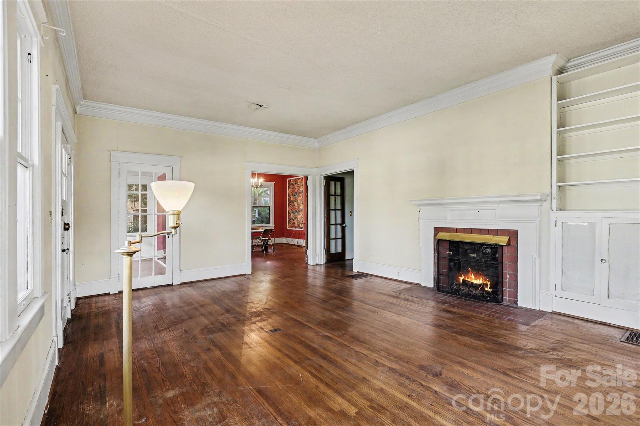 510 Hawthorne Lane Property Photo 5