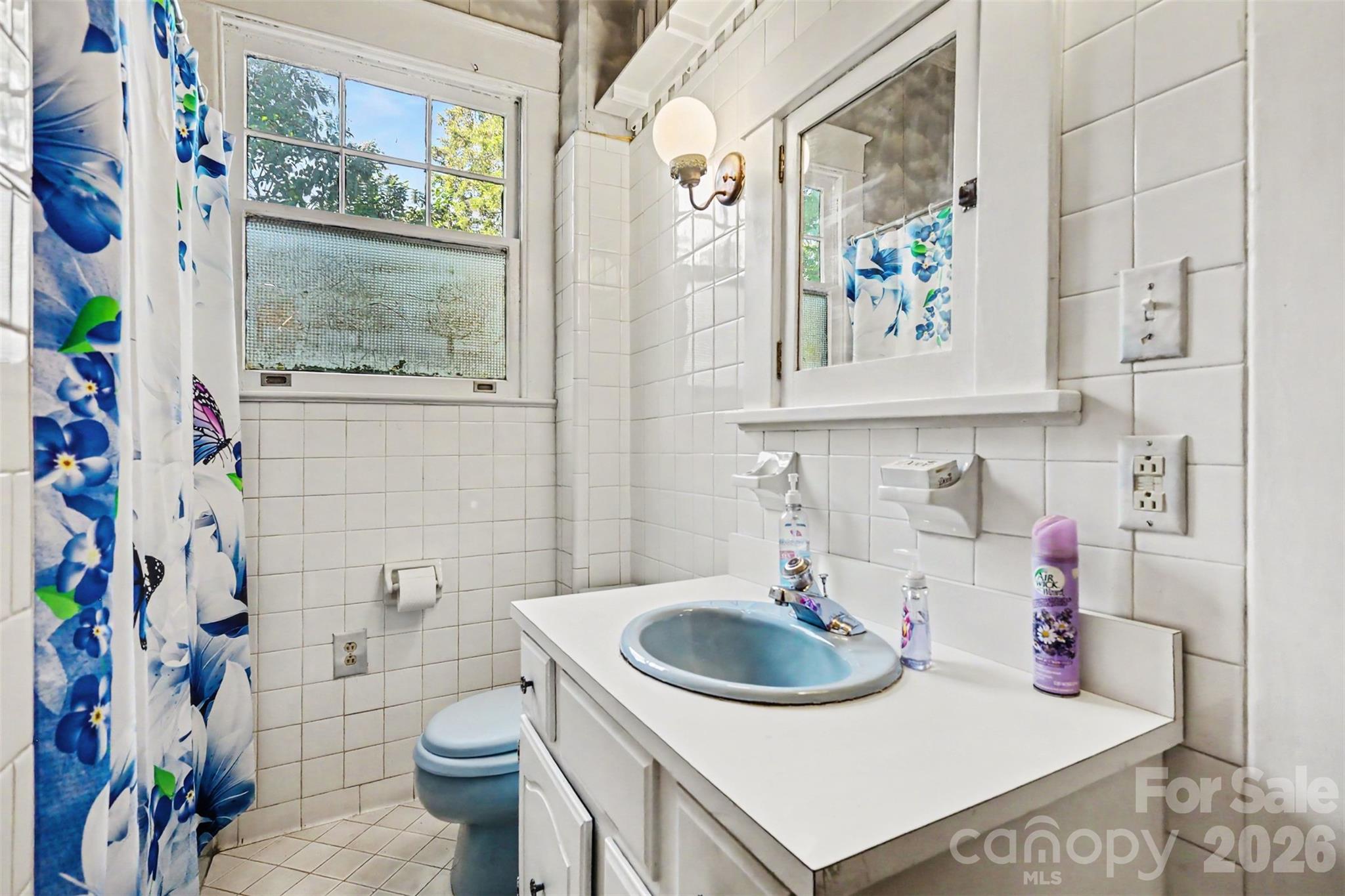 510 Hawthorne Lane Property Photo 12