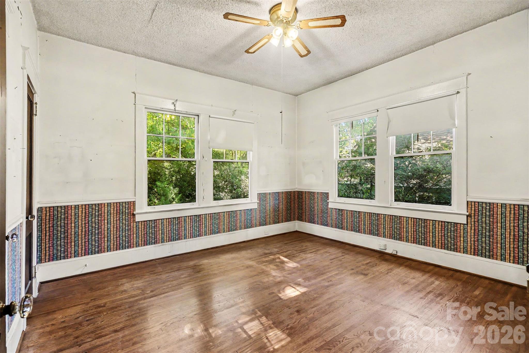 510 Hawthorne Lane Property Photo 14