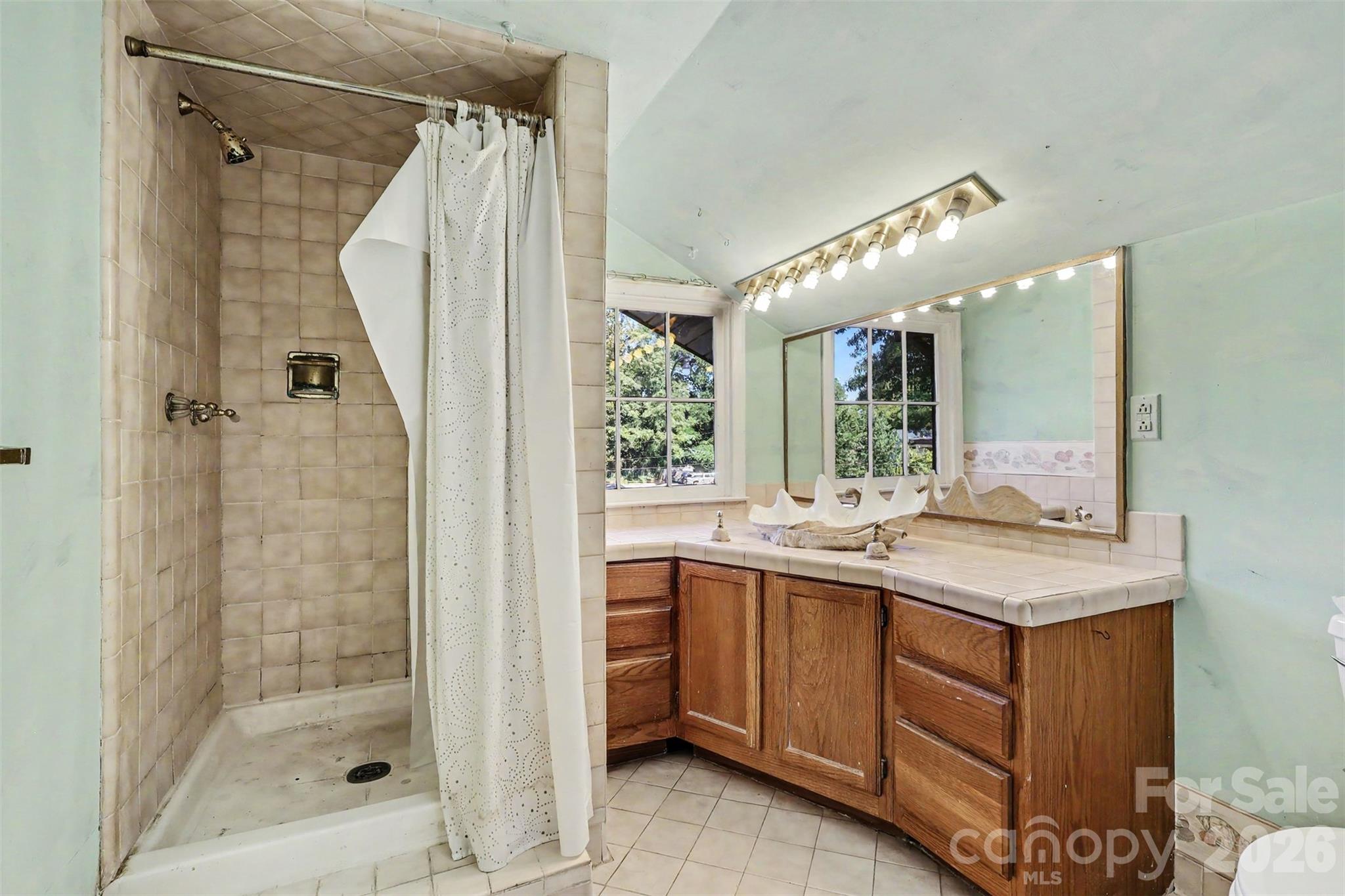 510 Hawthorne Lane Property Photo 20