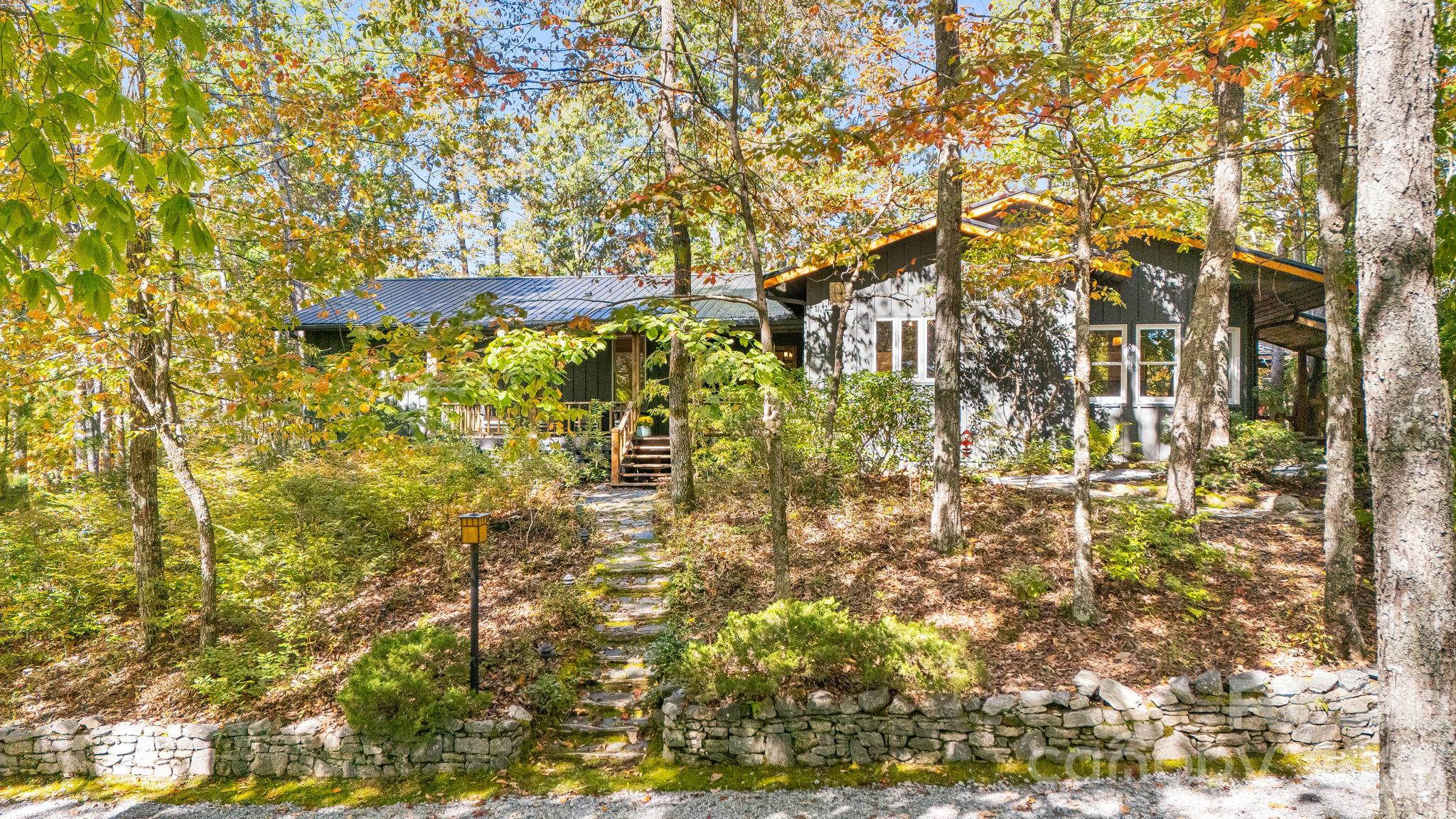 1100 Spanish Oak Drive Property Photo 1