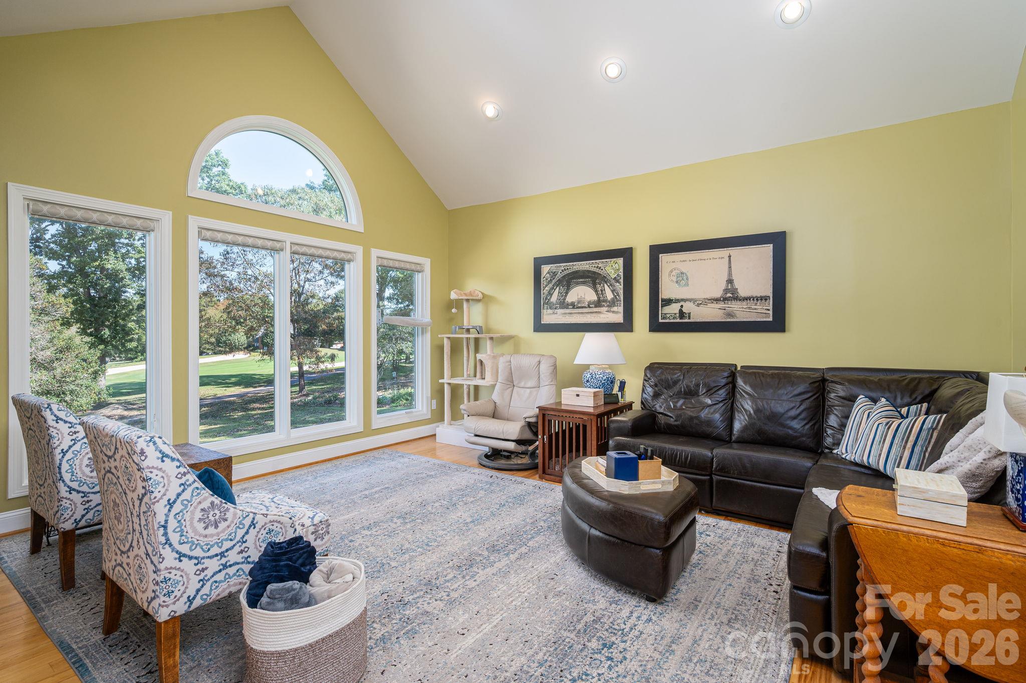 3715 Foxboro Lane 129/ Property Photo 4
