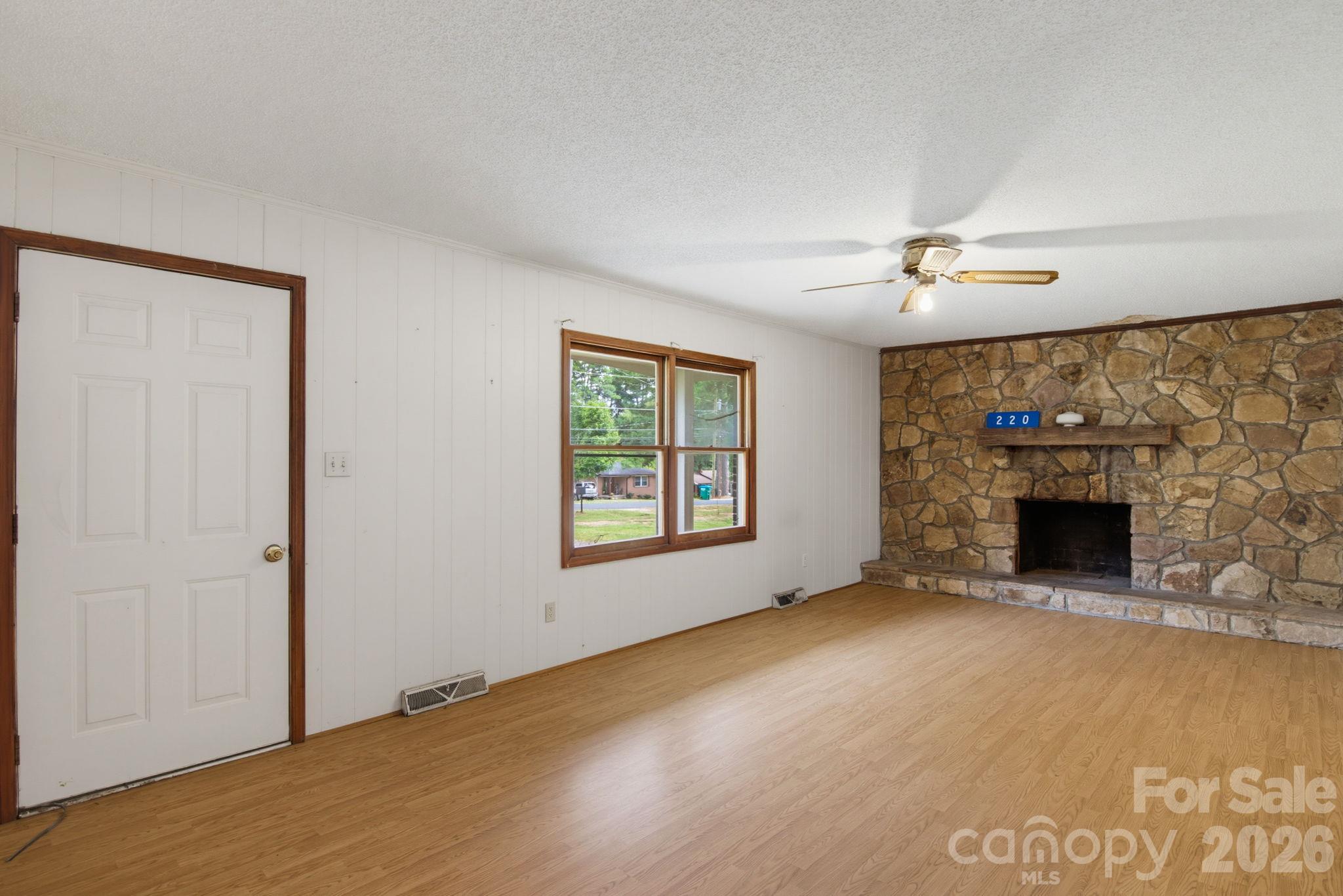 220 Bradford Drive Property Photo 8
