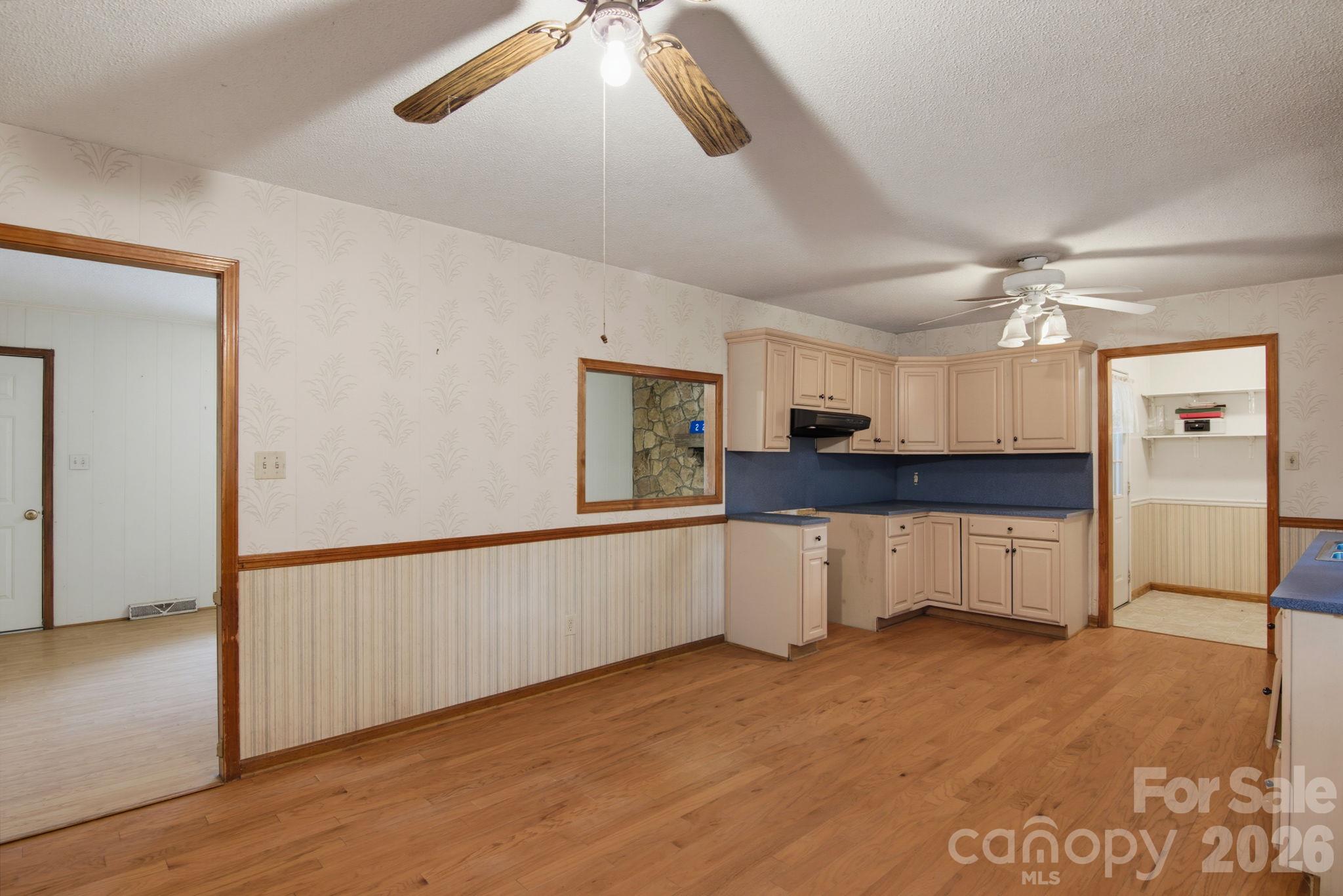 220 Bradford Drive Property Photo 12