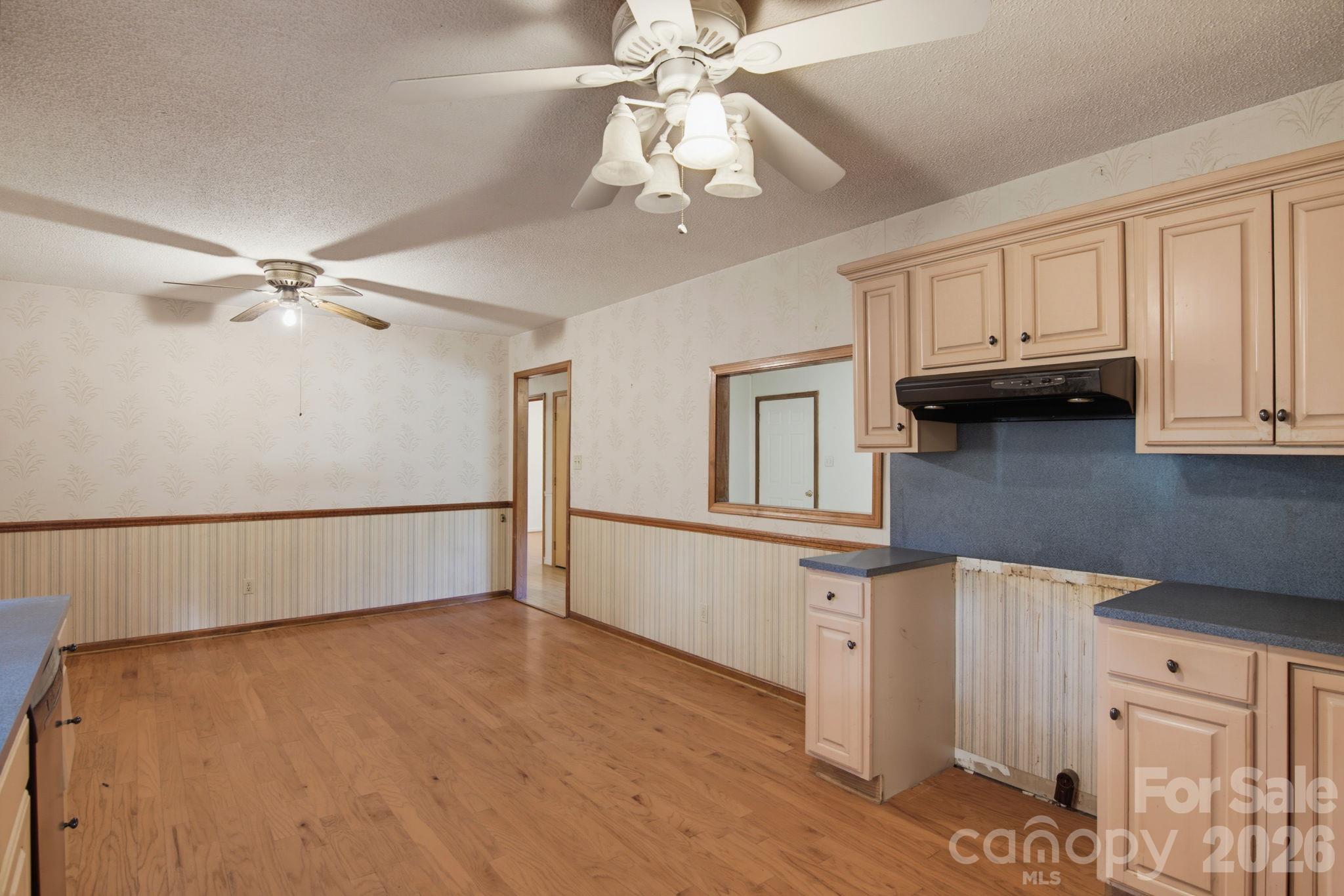 220 Bradford Drive Property Photo 13