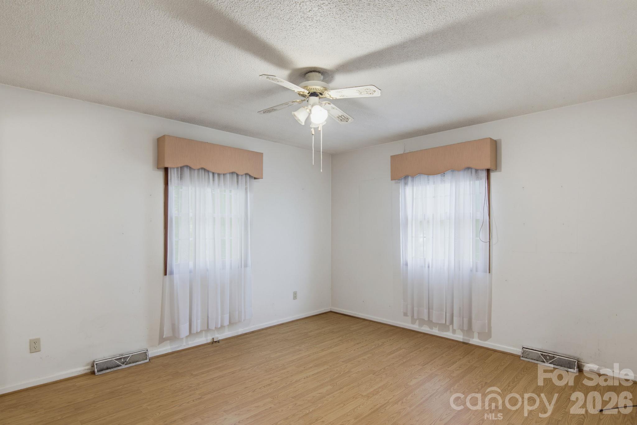 220 Bradford Drive Property Photo 16