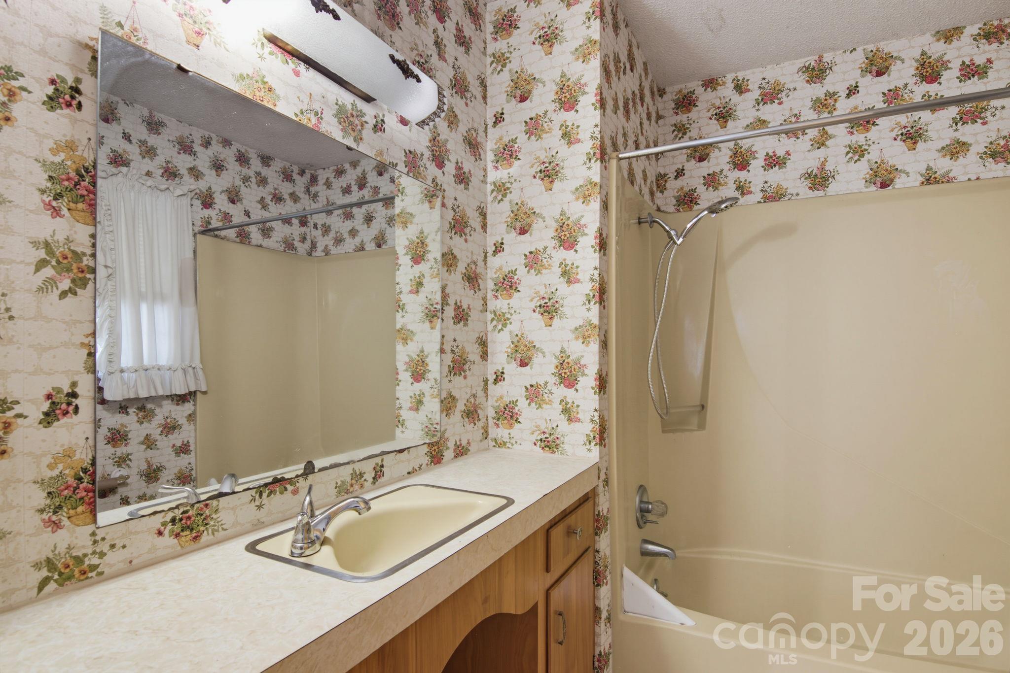 220 Bradford Drive Property Photo 19