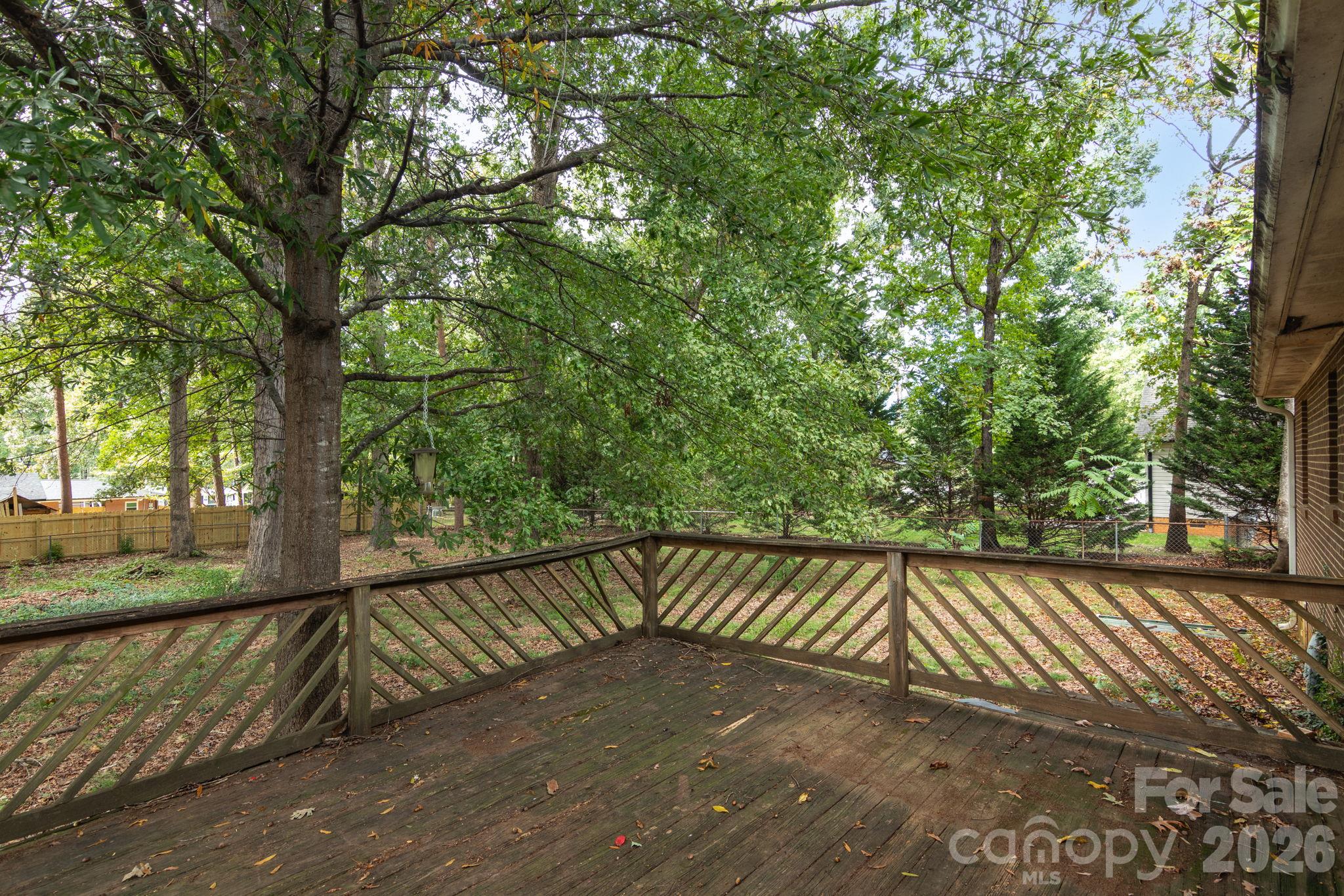 220 Bradford Drive Property Photo 26