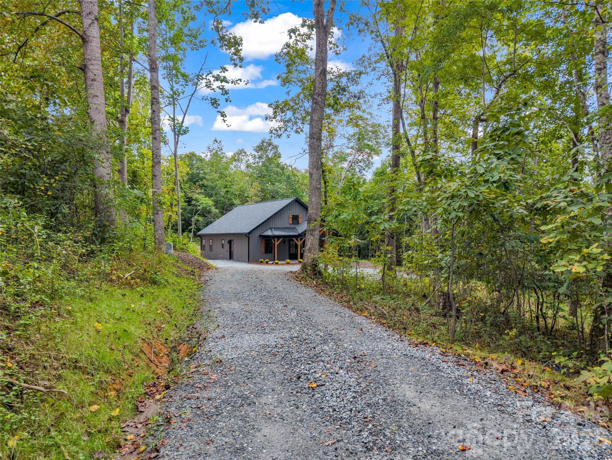 2718 Cove Road Property Photo 3