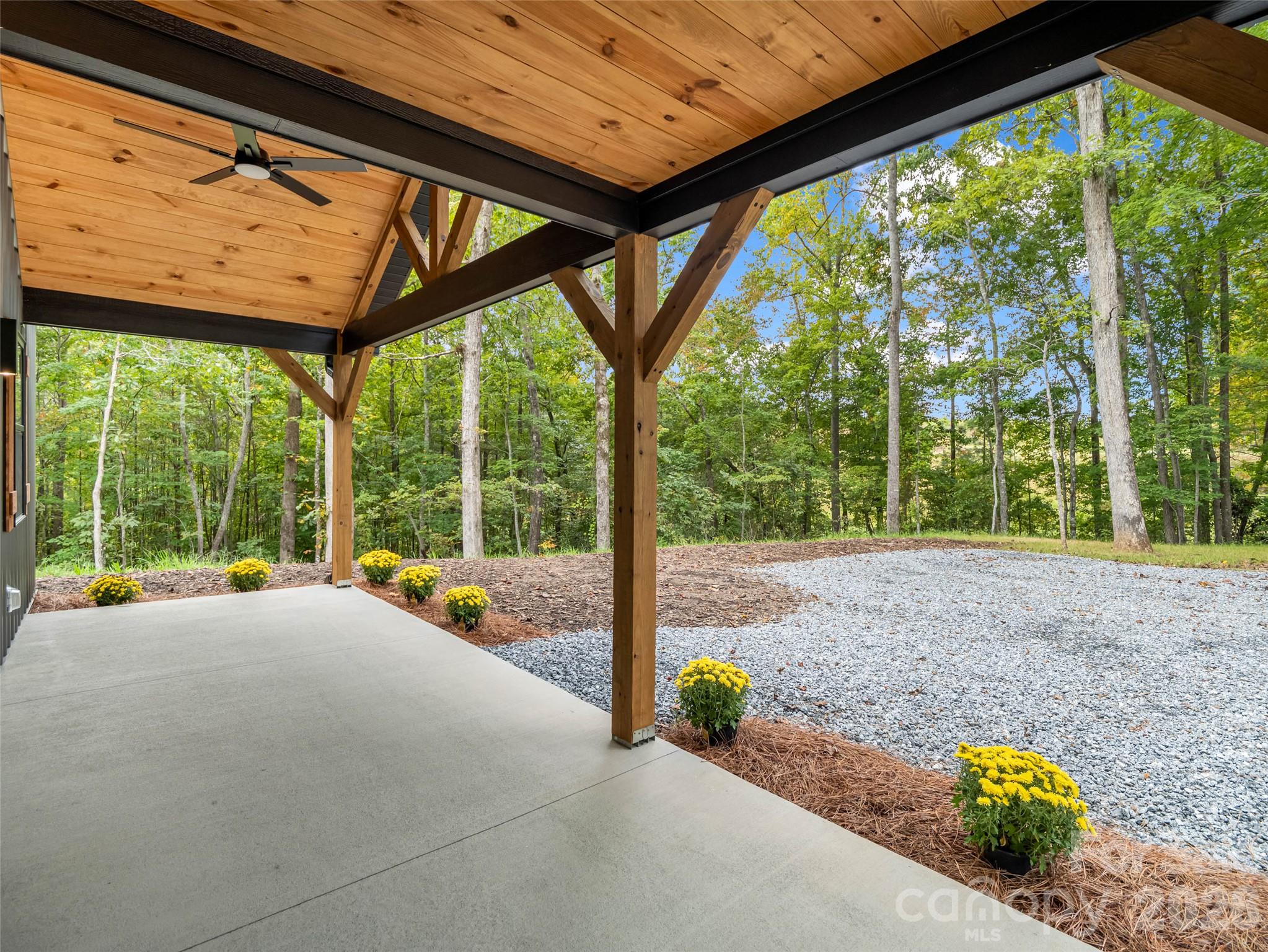 2718 Cove Road Property Photo 8