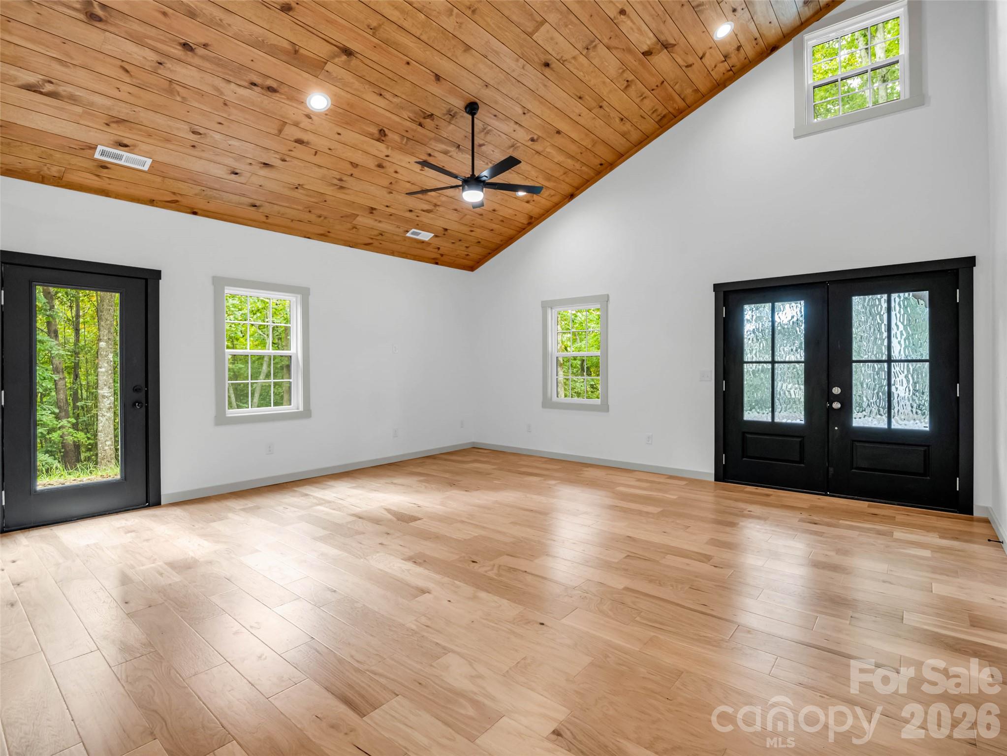 2718 Cove Road Property Photo 12