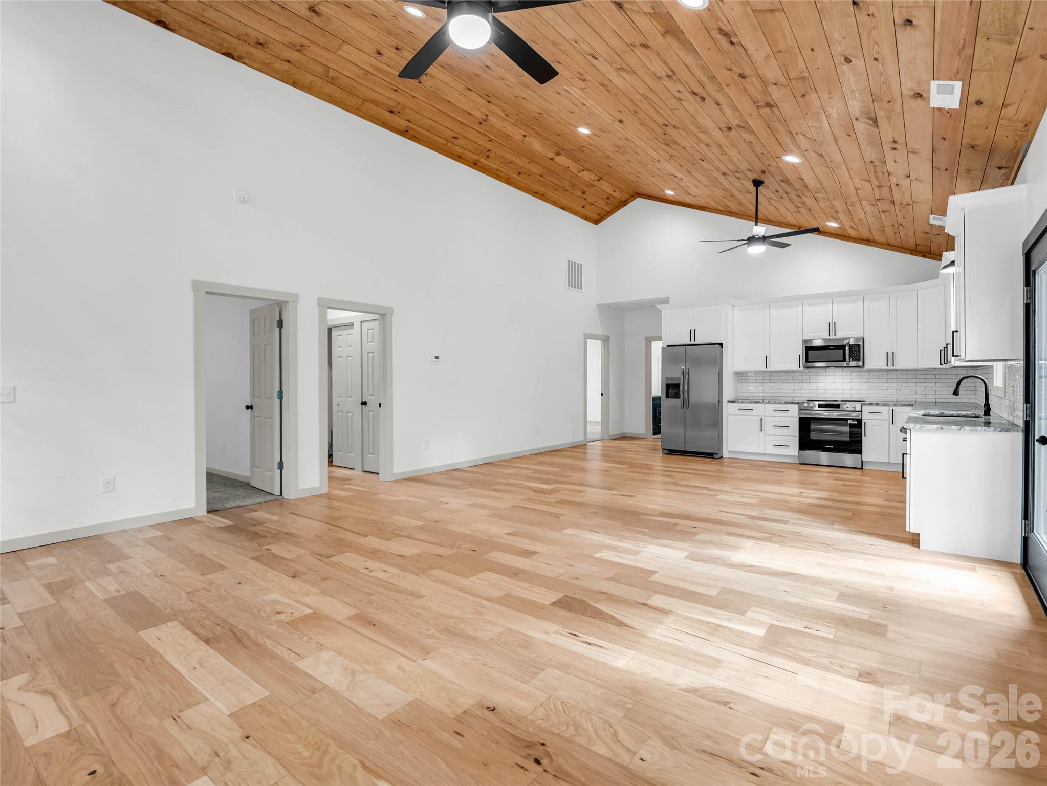 2718 Cove Road Property Photo 13