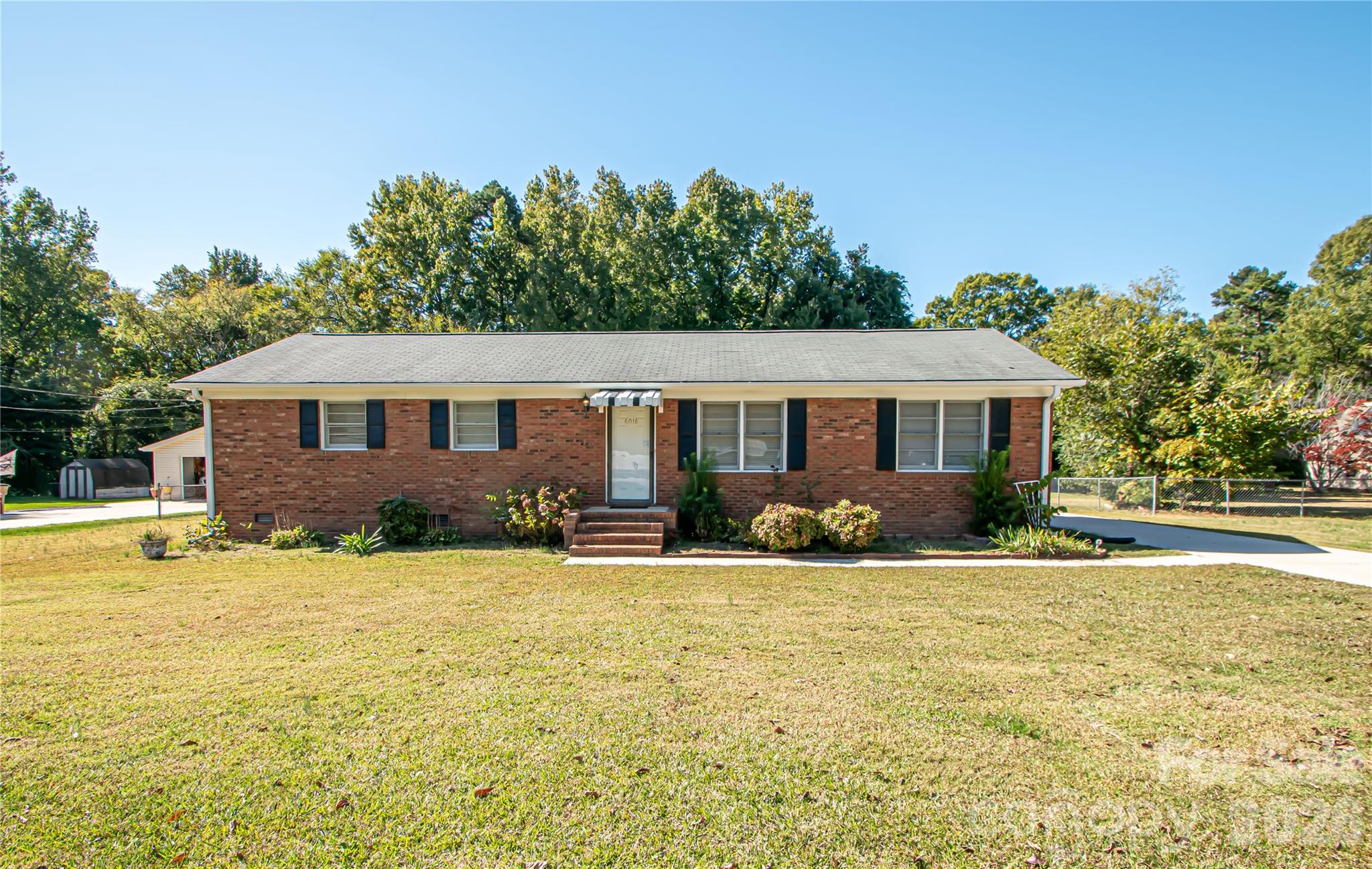 6016 Potter Road Property Photo 1