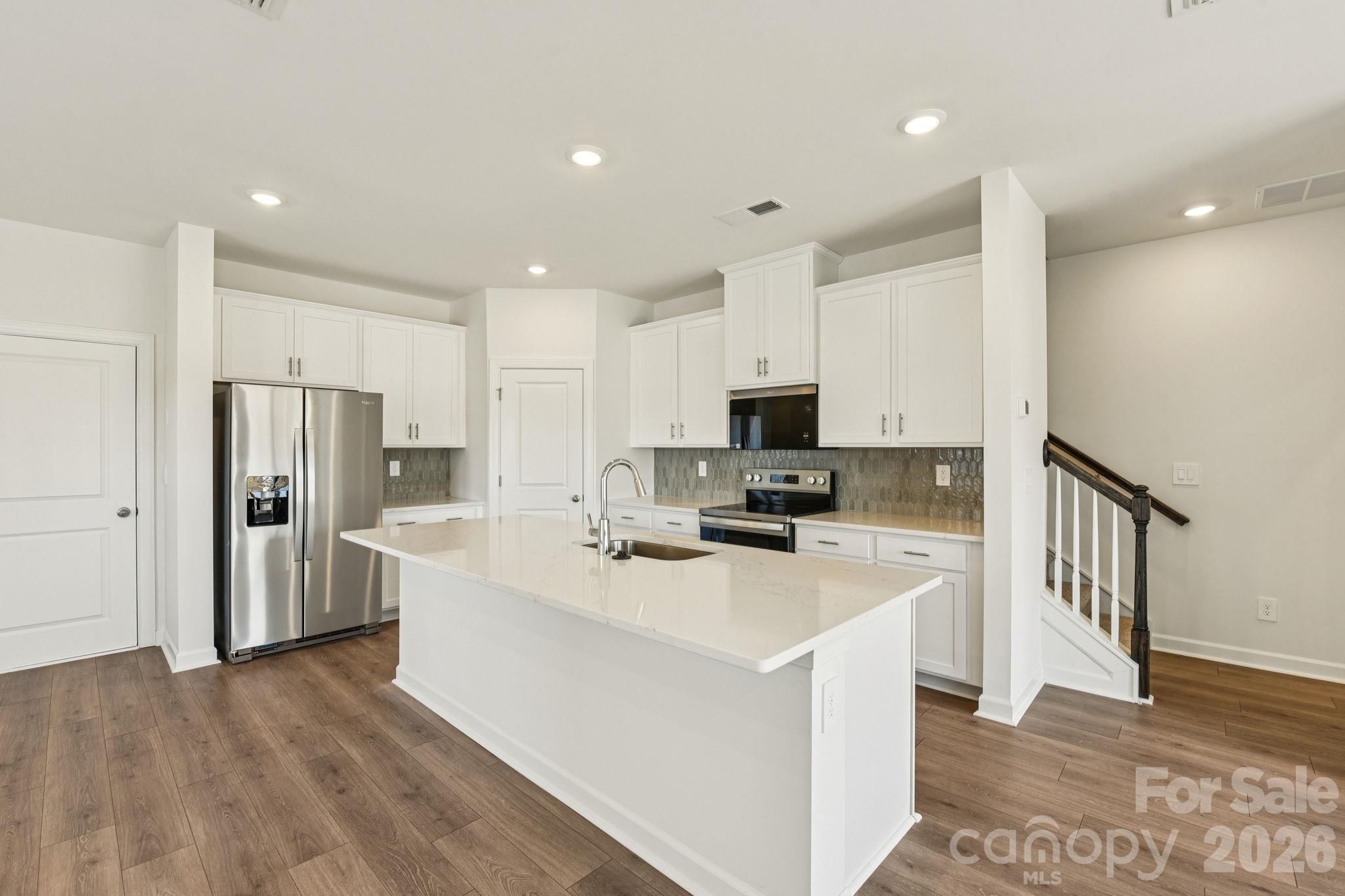 453 Markridge Loop Property Photo 10