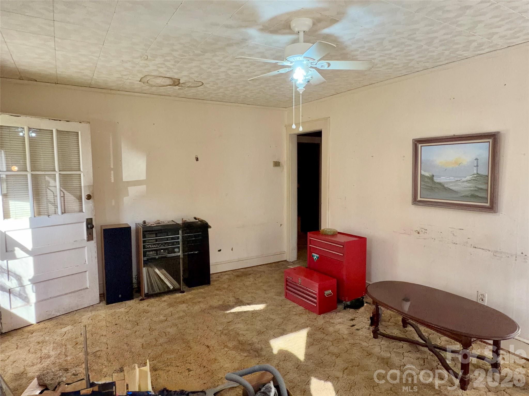 216 W 9th Street Property Photo 9