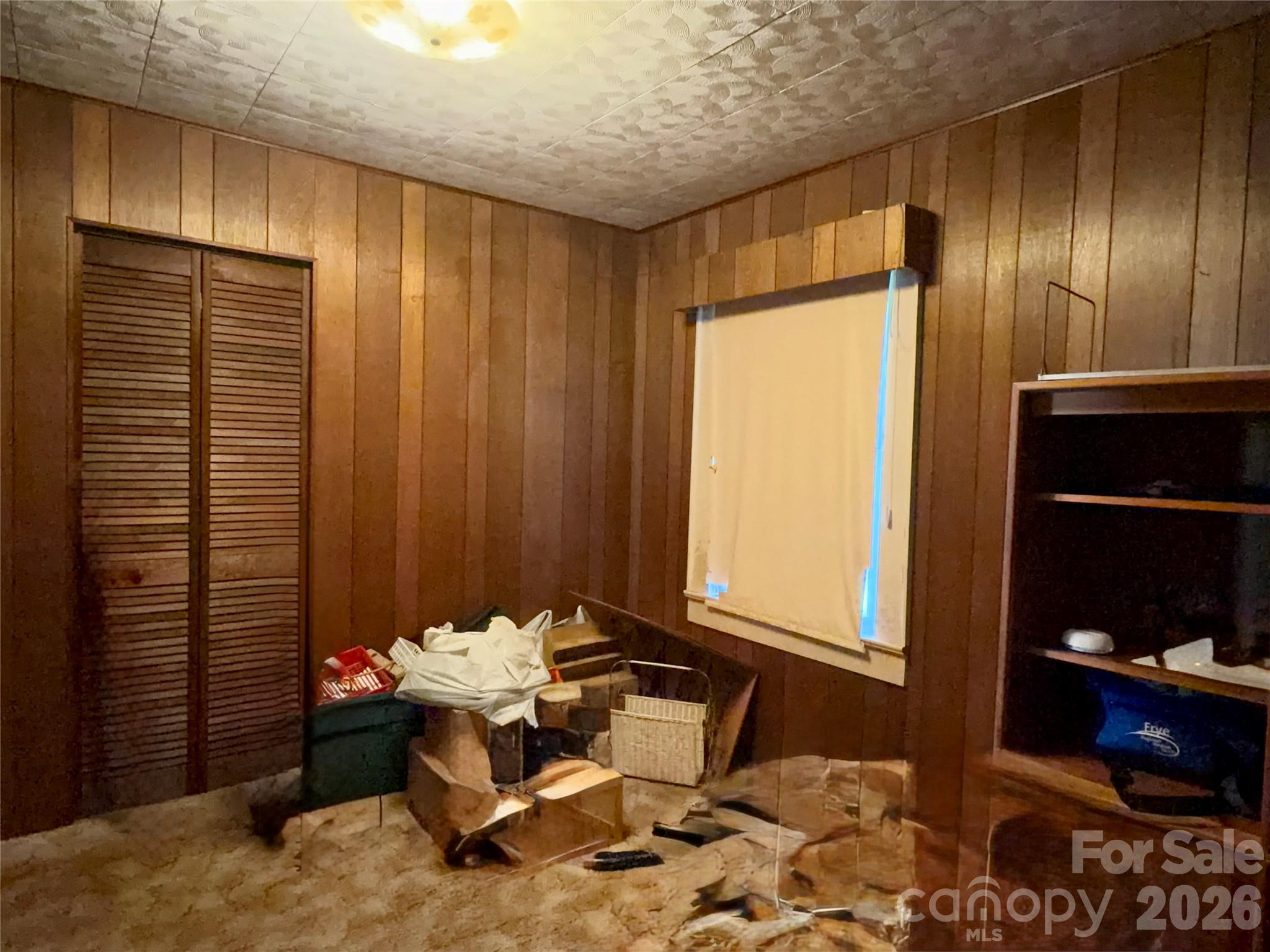 216 W 9th Street Property Photo 18
