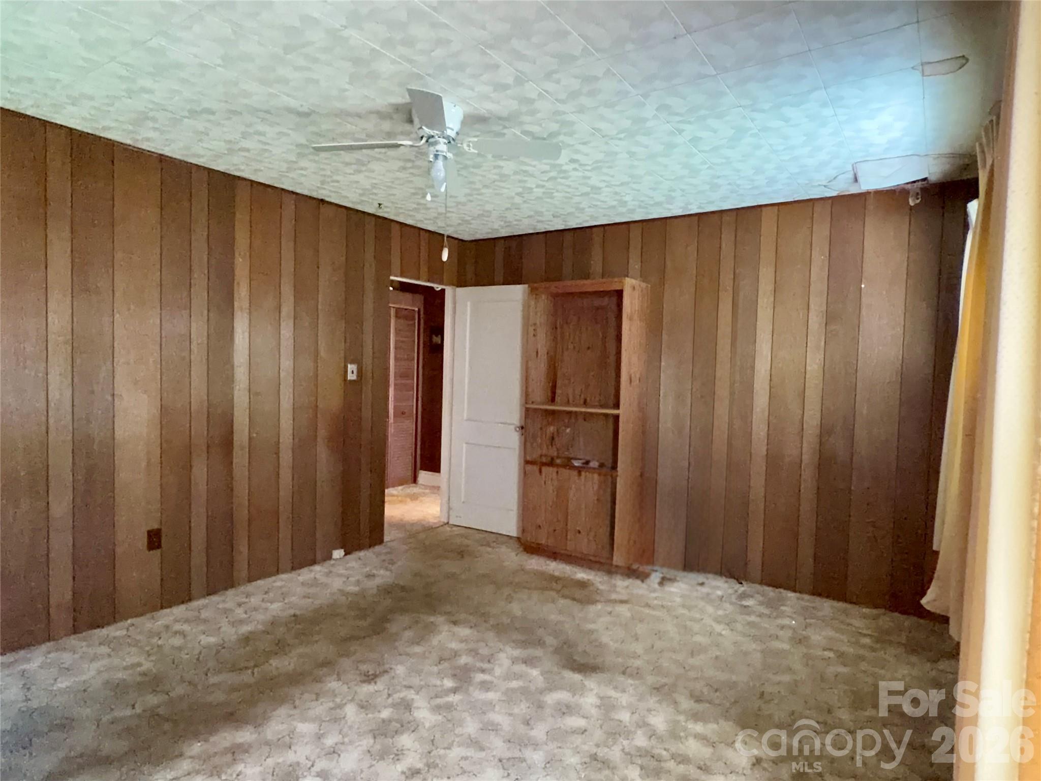 216 W 9th Street Property Photo 20