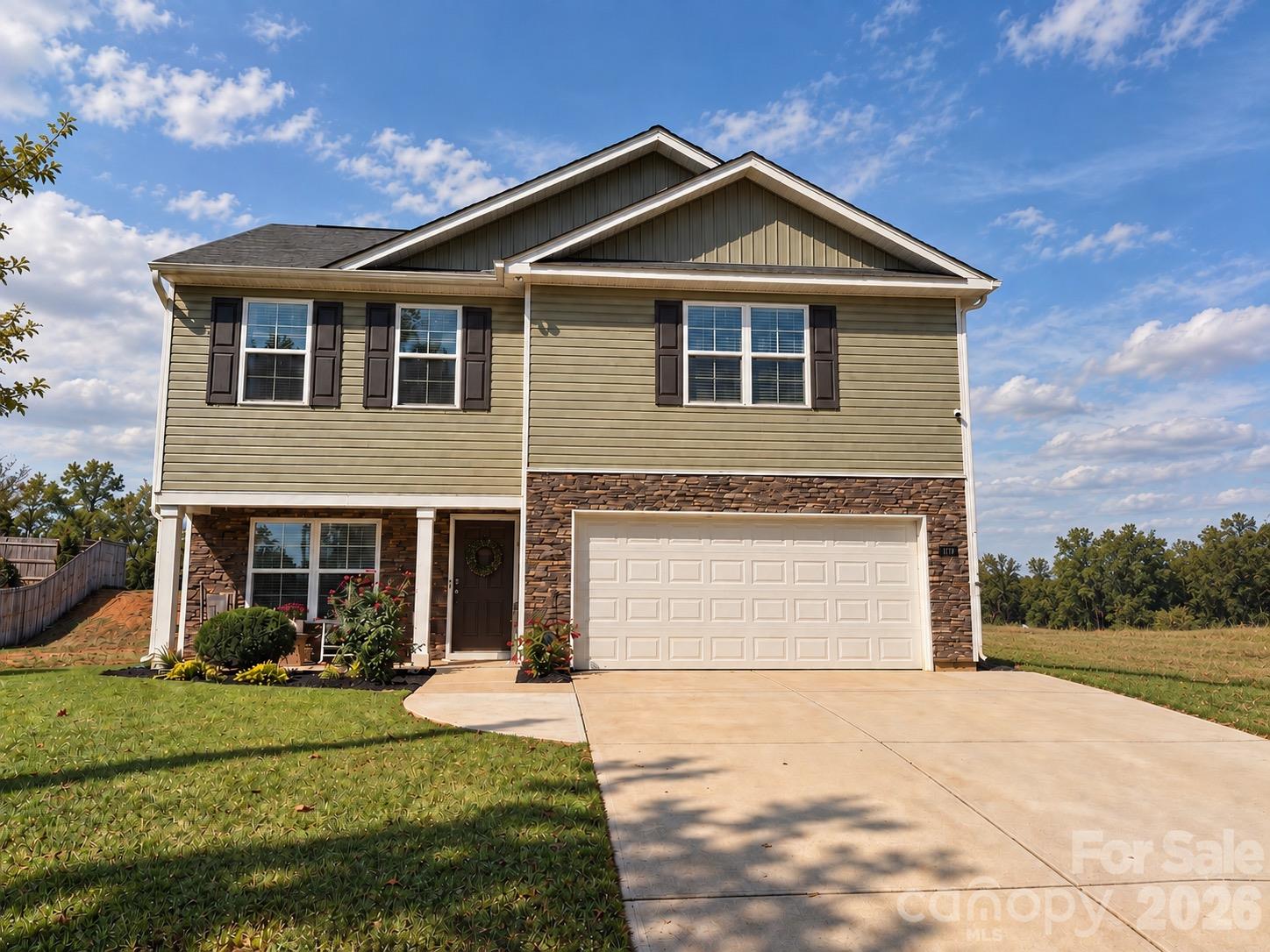 722 Hickory Point Drive Property Photo 1