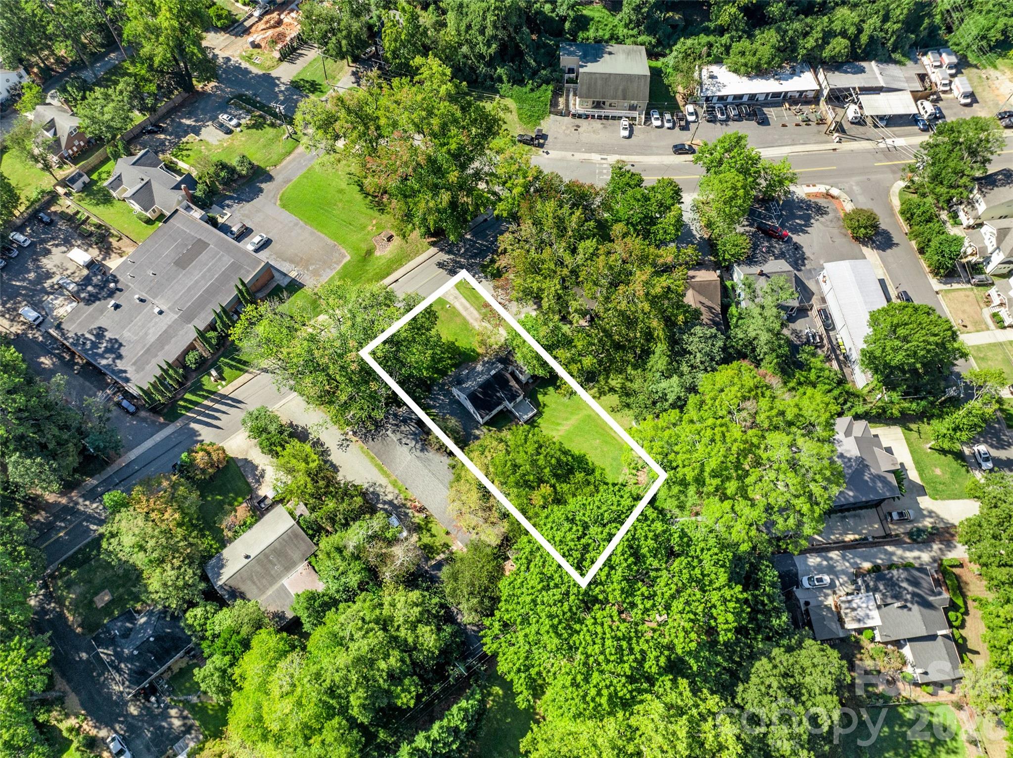 1211 Woodland Drive Property Photo 25