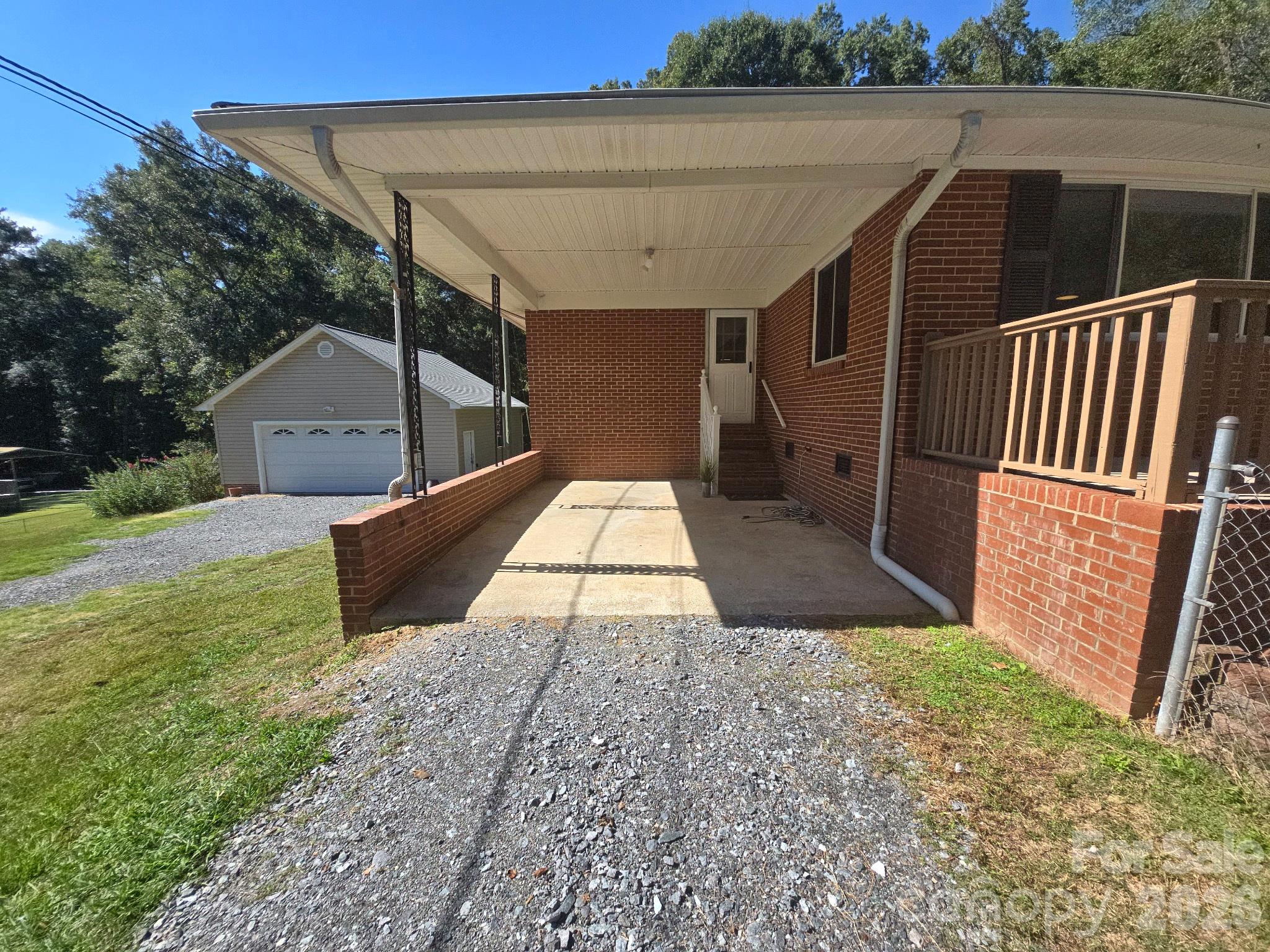 1627 W Lakewood Drive Property Photo 5