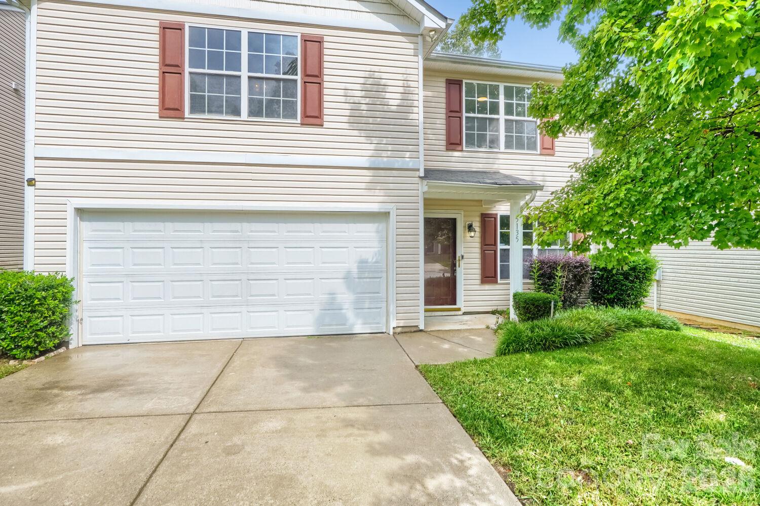 5135 Raspberry Knoll Drive Property Photo 4