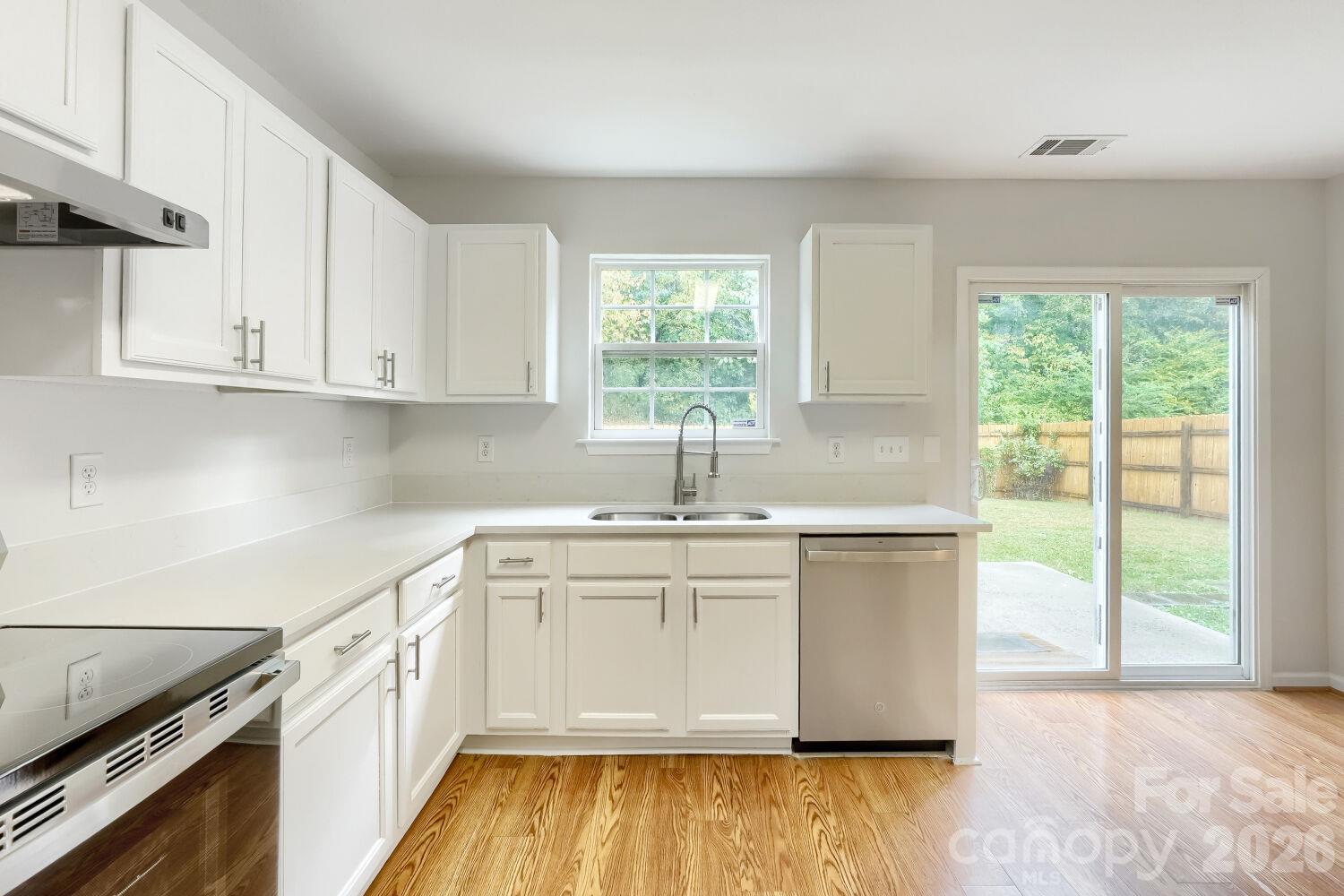 5135 Raspberry Knoll Drive Property Photo 9