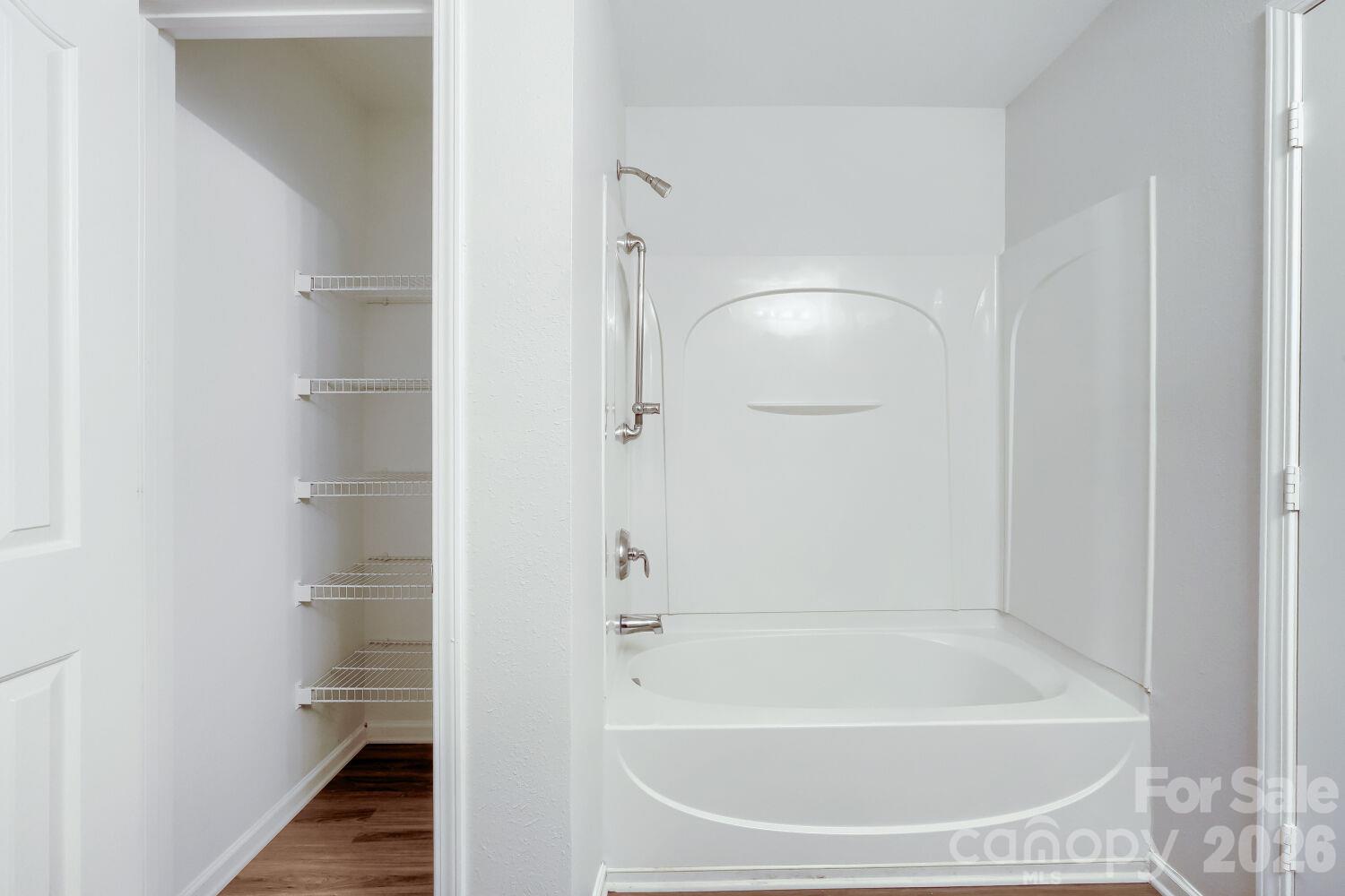 5135 Raspberry Knoll Drive Property Photo 18