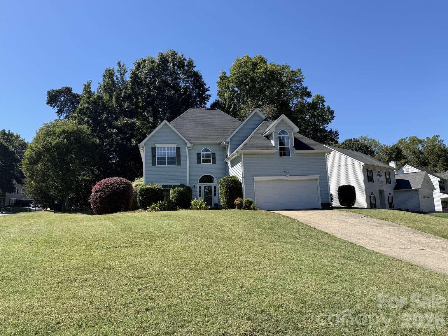 715 W Cheval Drive Property Photo 2