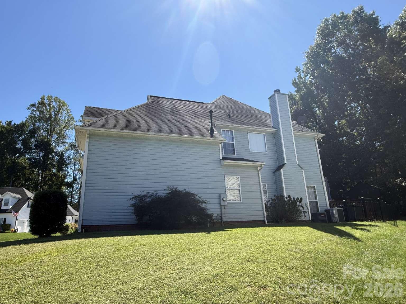 715 W Cheval Drive Property Photo 7