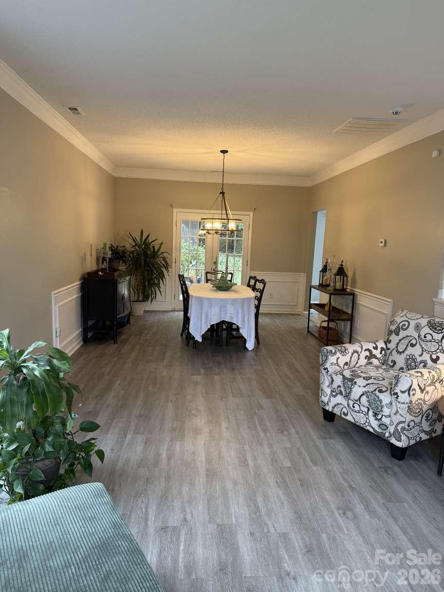 715 W Cheval Drive Property Photo 13